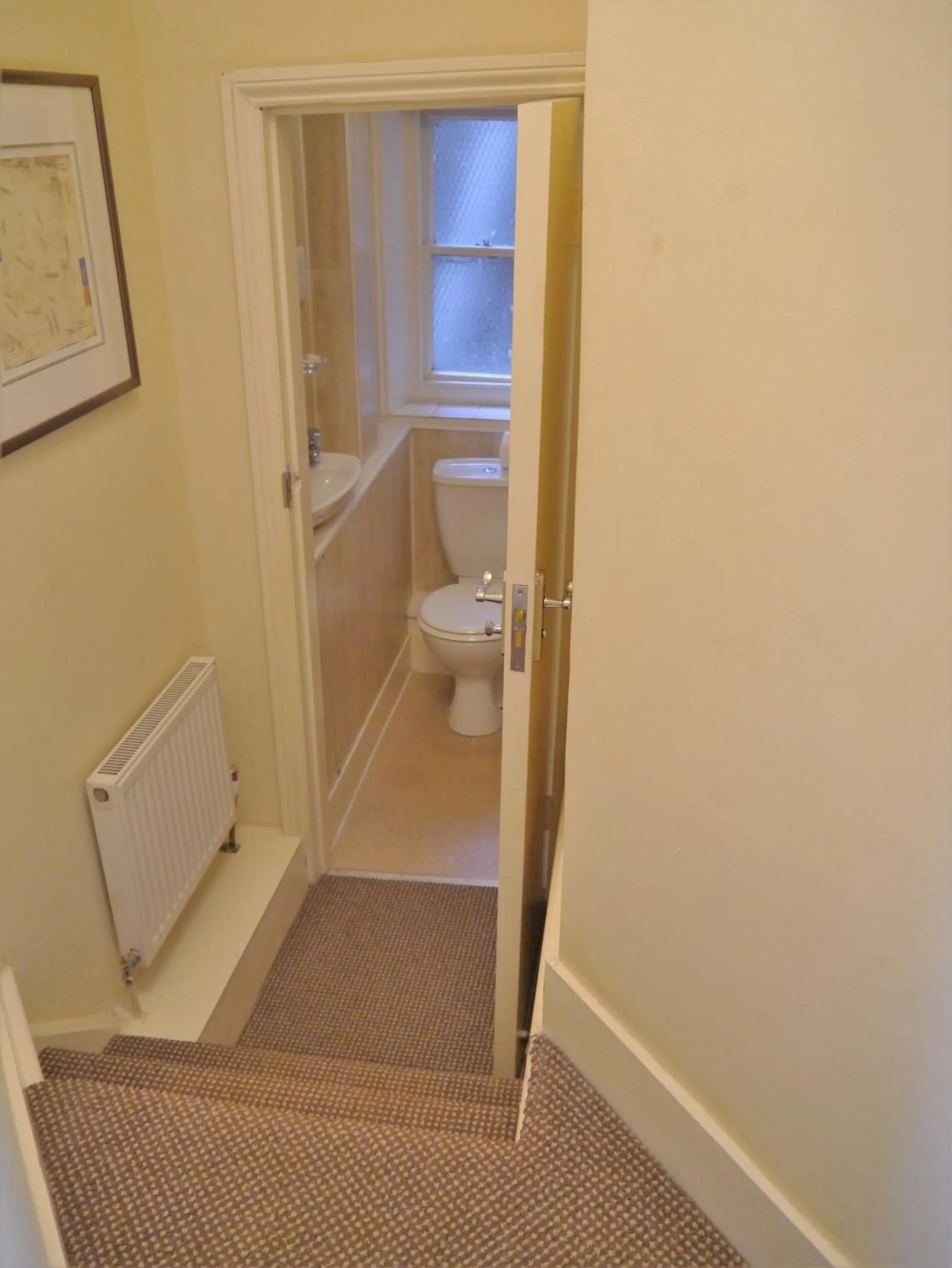 Toilet in Town House Rooms