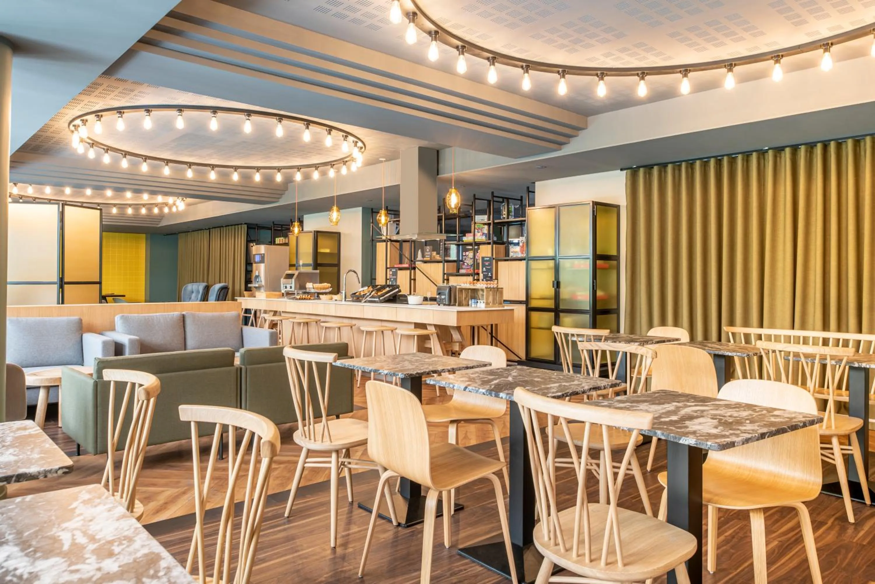 Lobby or reception in Aparthotel Adagio Porte de Versailles