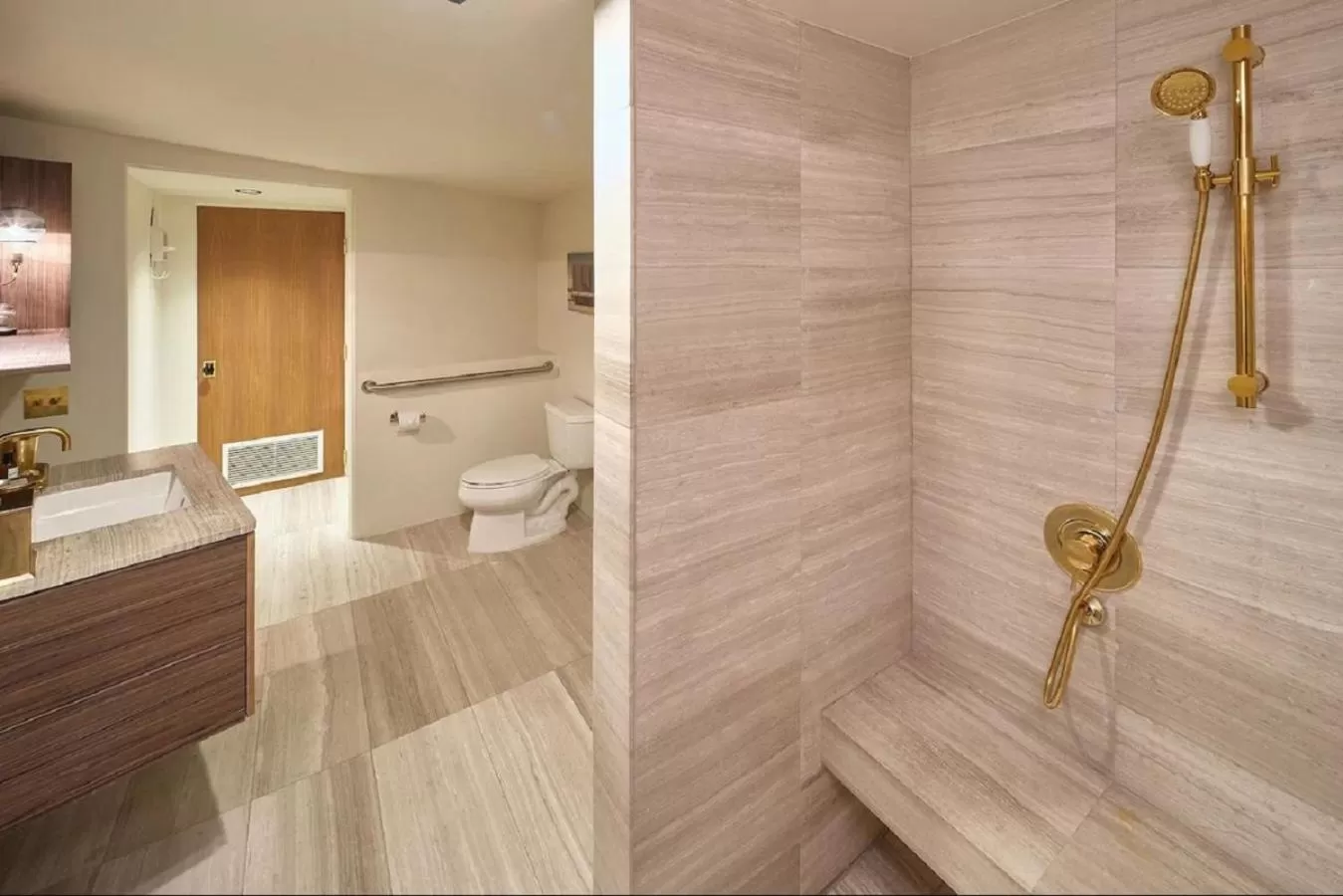 Shower in L'Horizon Resort & Spa, Hermann Bungalows