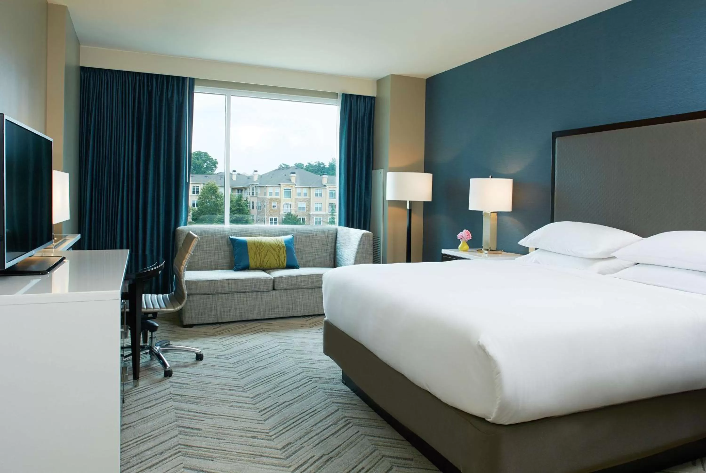 Photo of the whole room, Bed in Hyatt Regency Atlanta Perimeter at Villa Christina