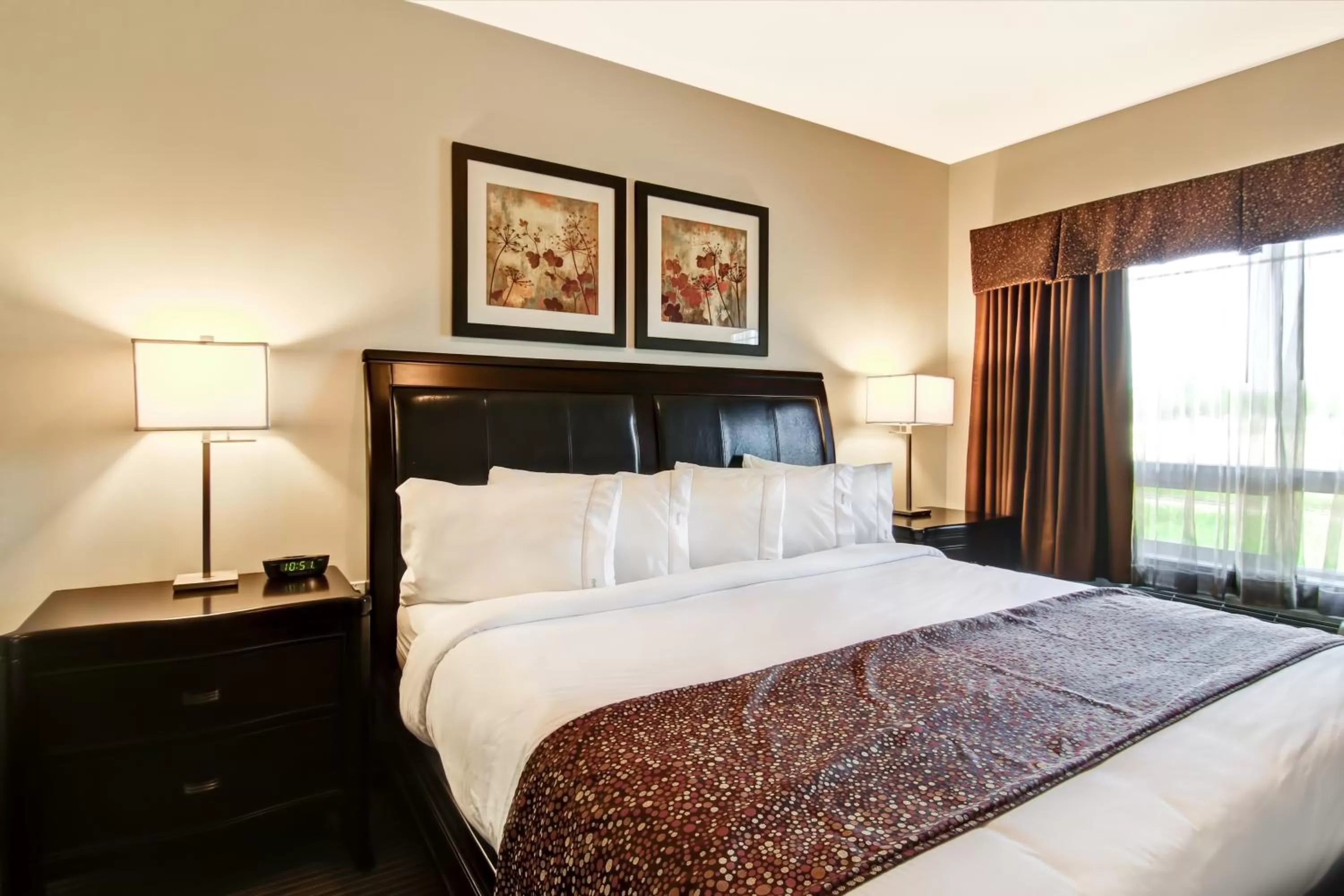 Bed in Canalta Hotel Tisdale