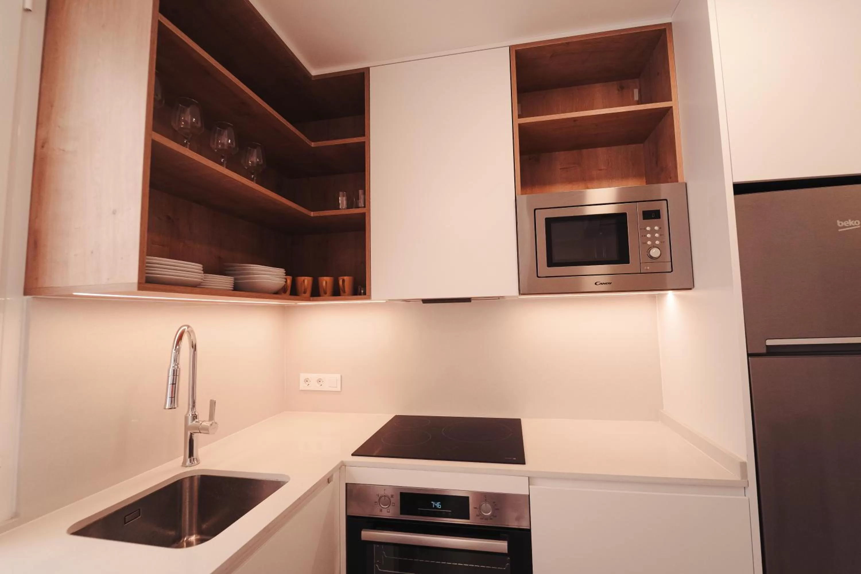 Kitchen or kitchenette, Kitchen/Kitchenette in Palm Suites