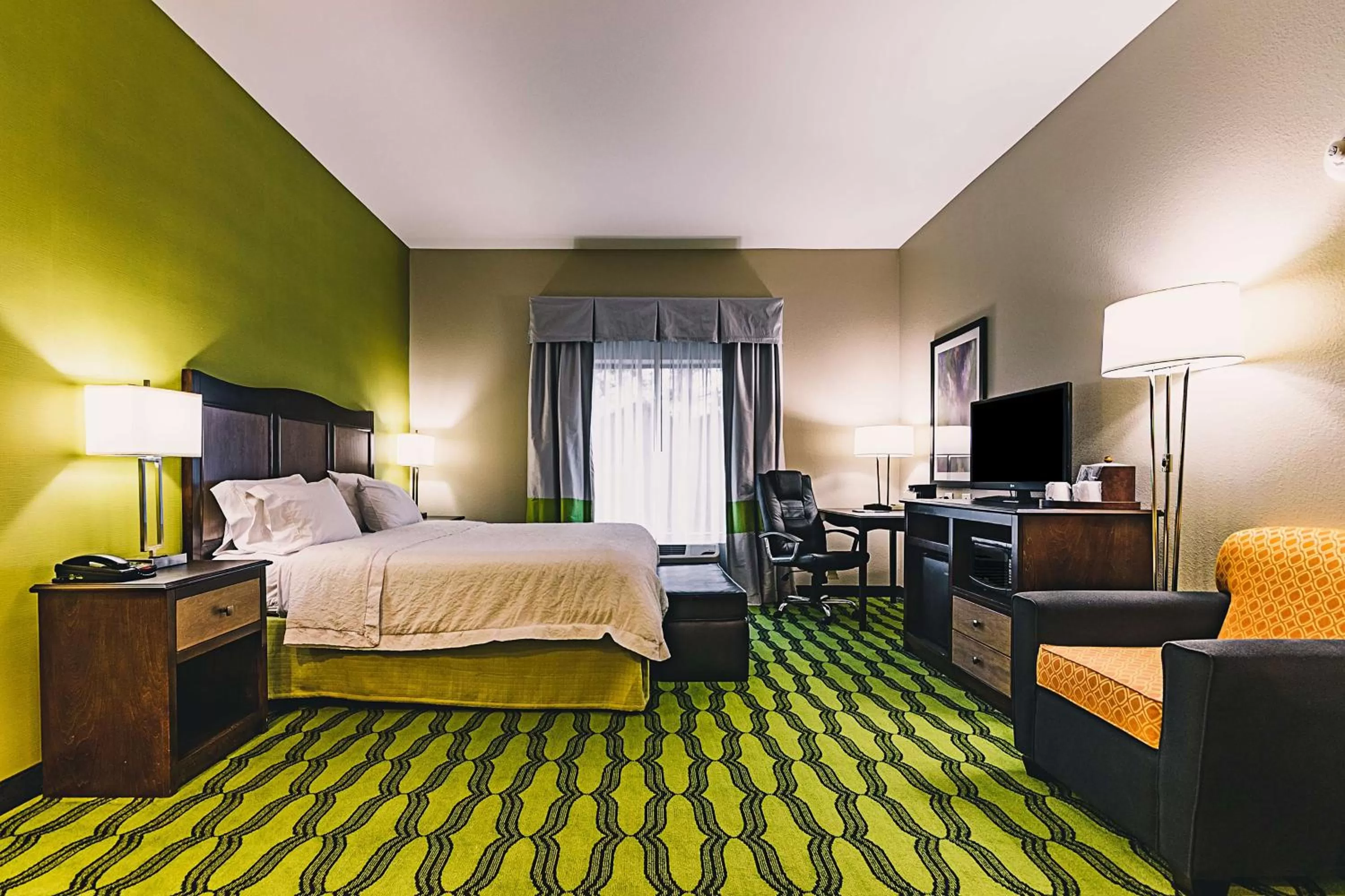 Bed in Hampton Inn Niagara Falls/ Blvd