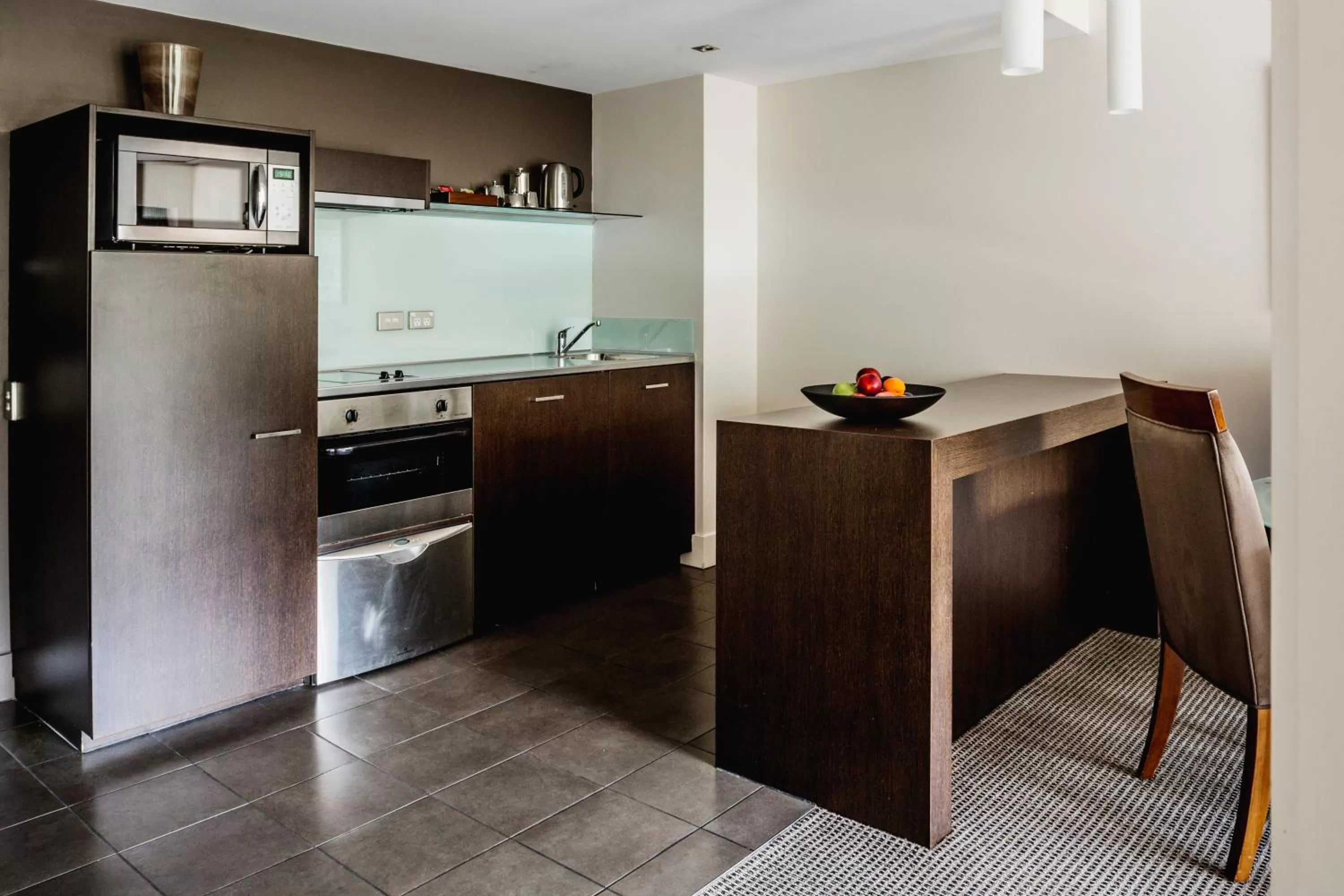 Premier One-Bedroom Twin Suite in Bolton Hotel