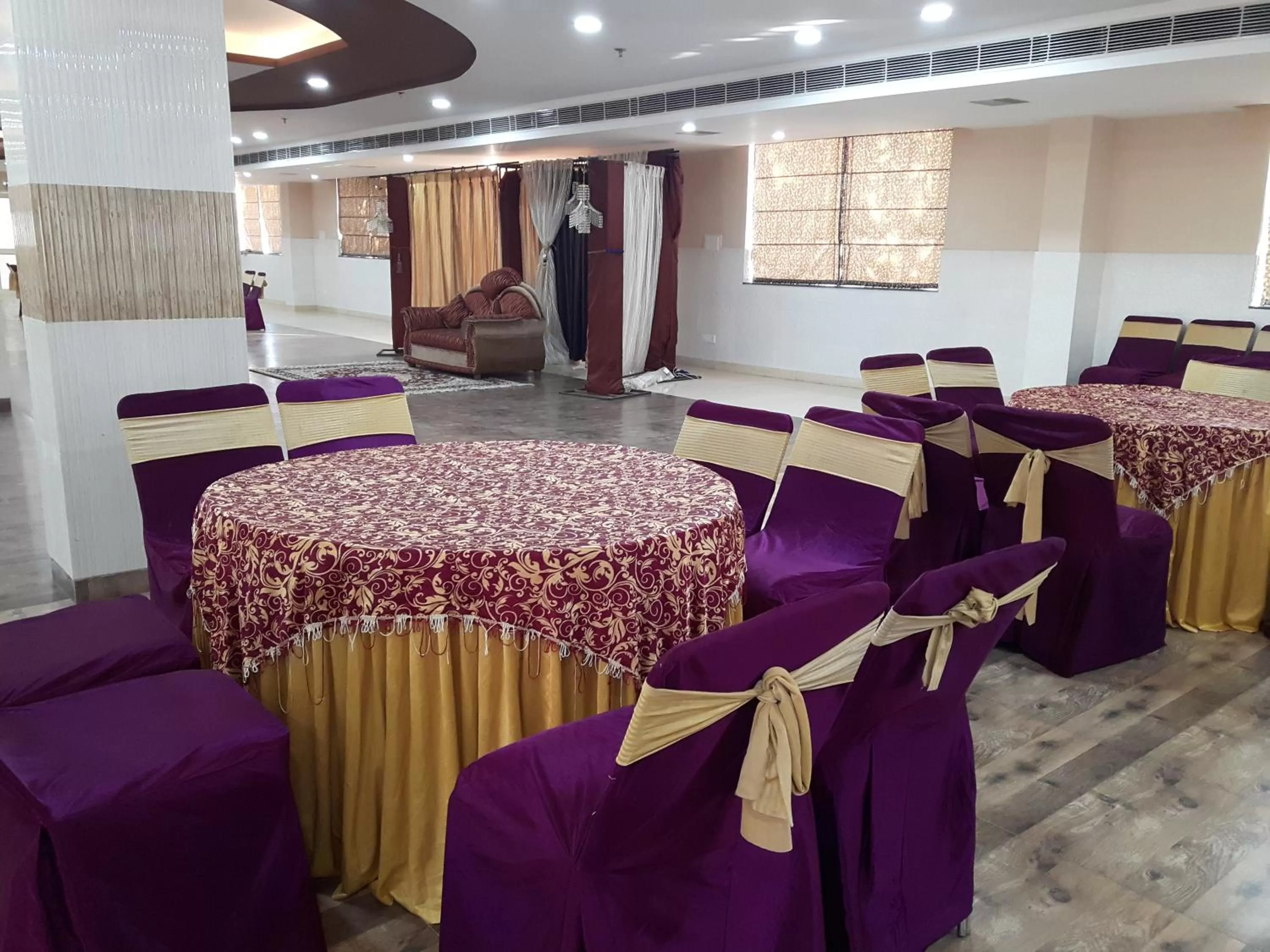 Business facilities, Banquet Facilities in Maple Leaf Hotel