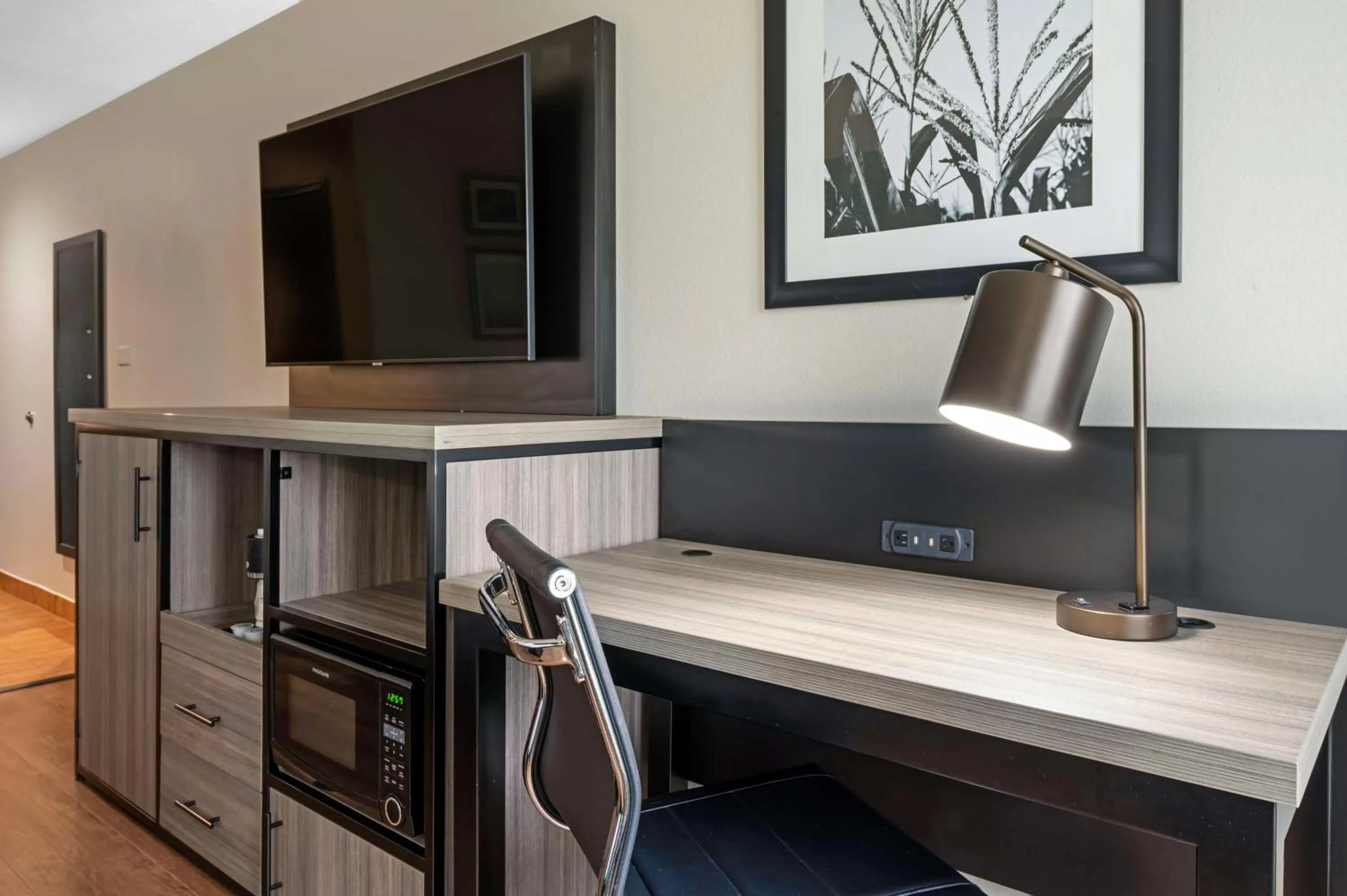 Bedroom in Best Western Plus Greenwood Indy South Inn