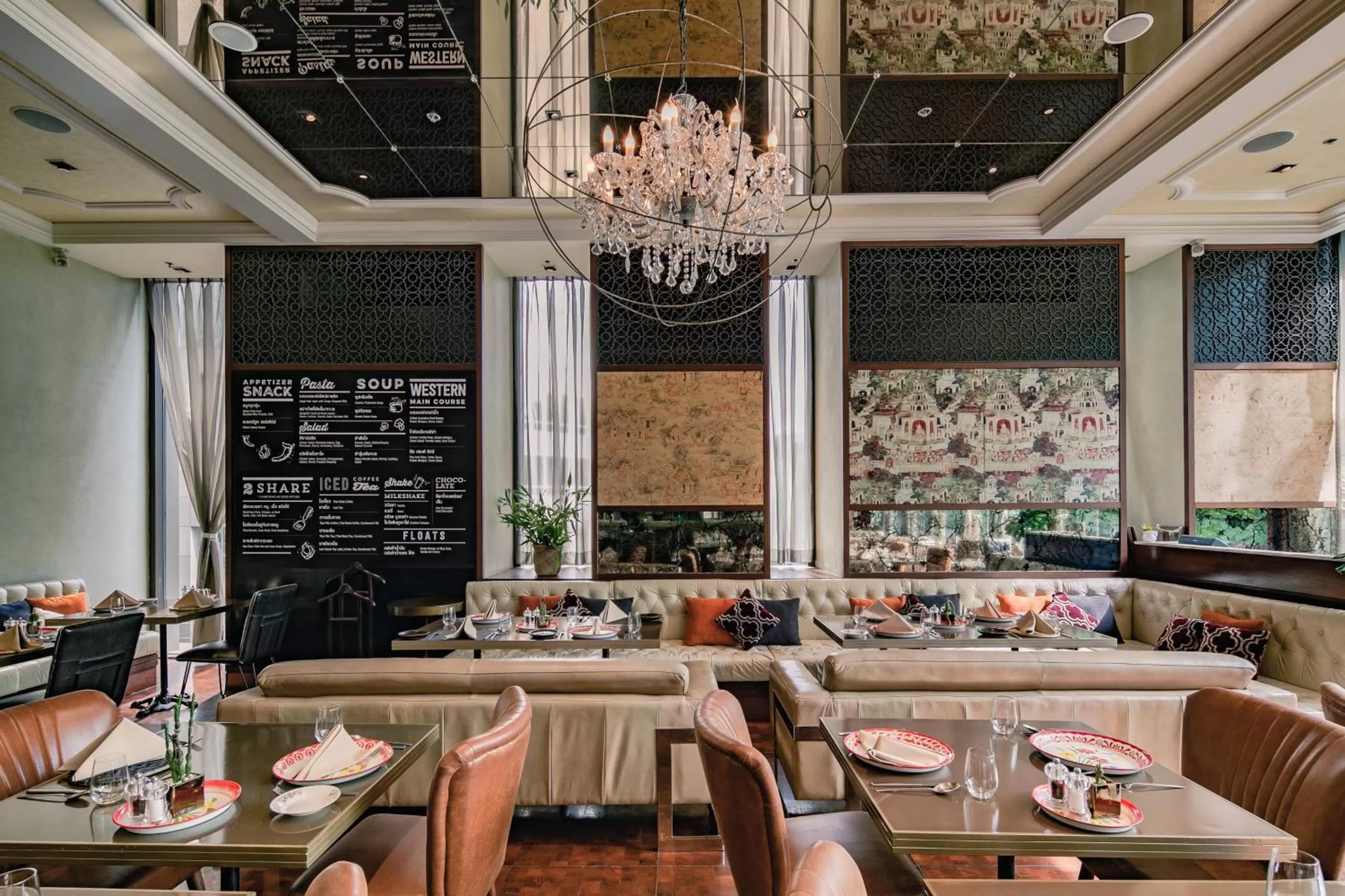 Restaurant/places to eat in Hotel Indigo Bangkok Wireless Road by IHG