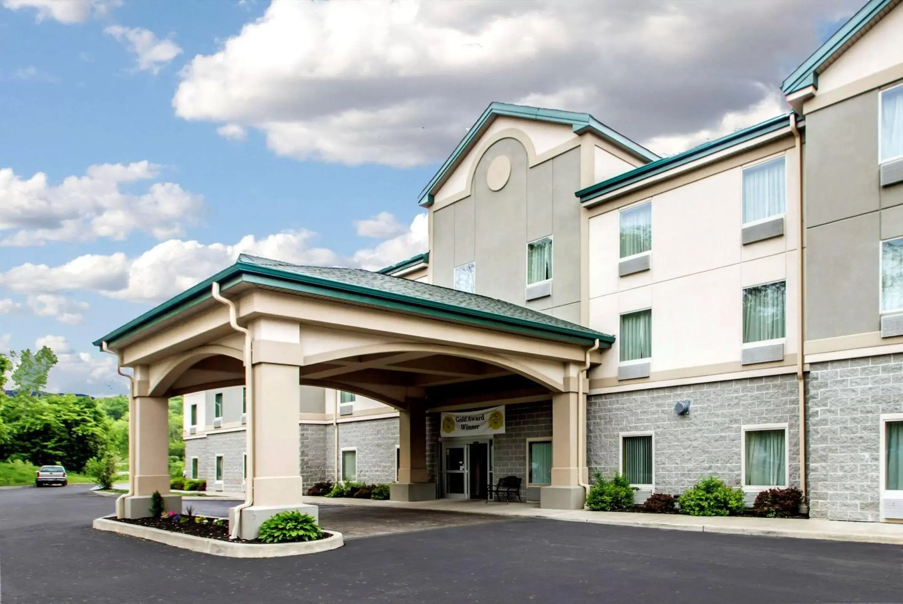 Quality Inn & Suites Fishkill South near I-84 Quality Inn & Suites Fishkill South near I-84
