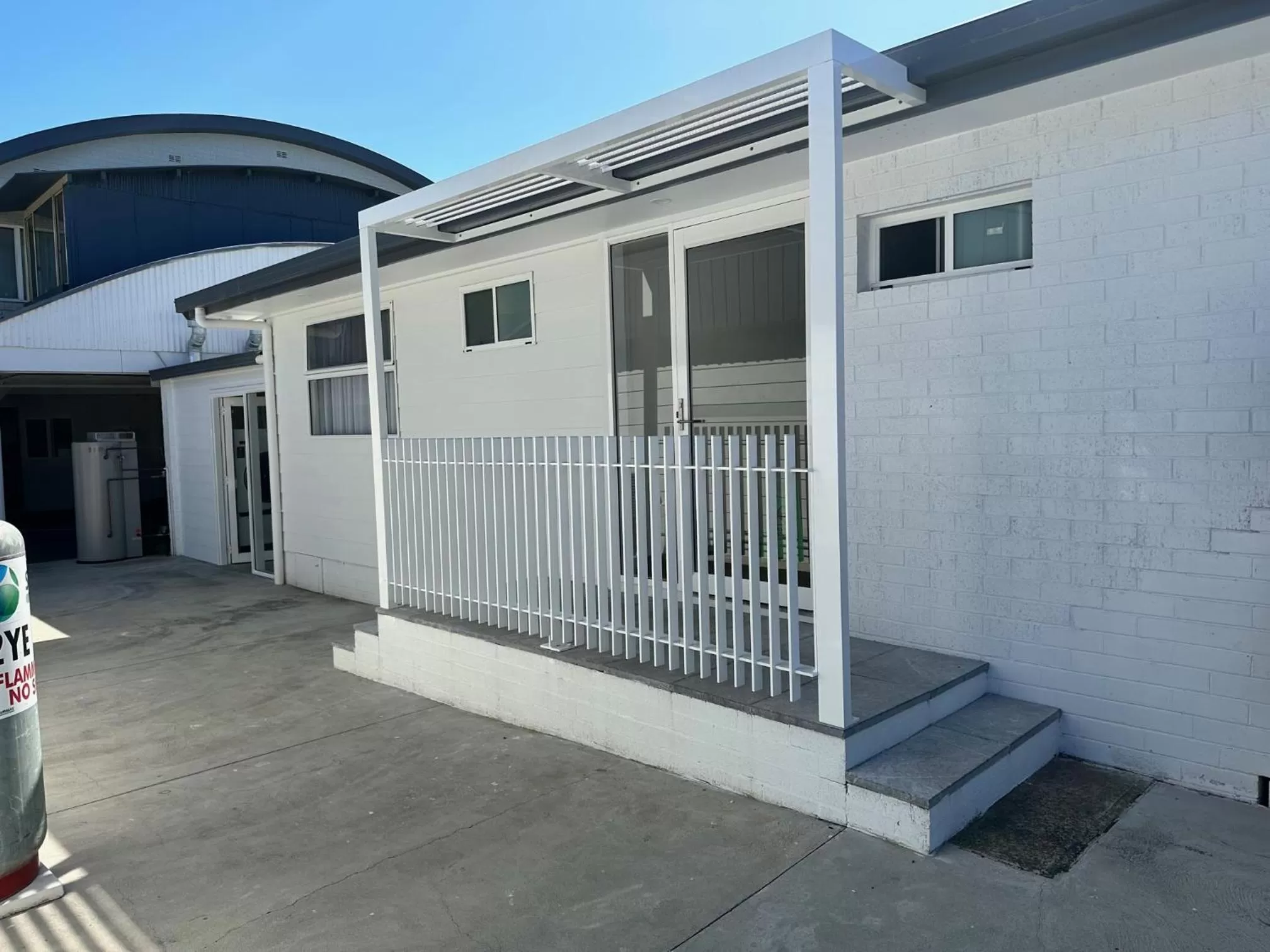 Property building in Surf Beach Motel Port