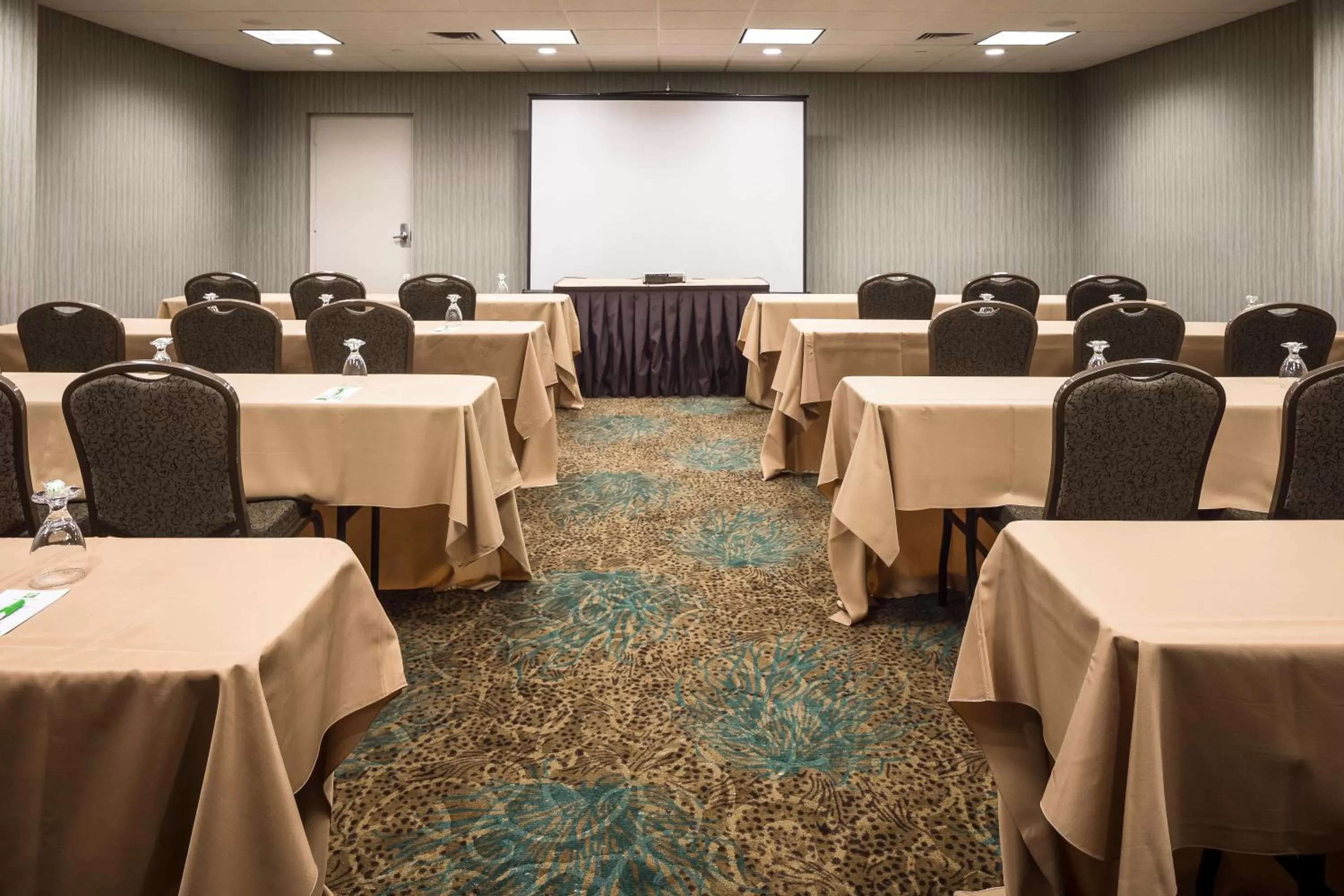 Meeting/conference room in Holiday Inn Rock Island-Quad Cities by IHG