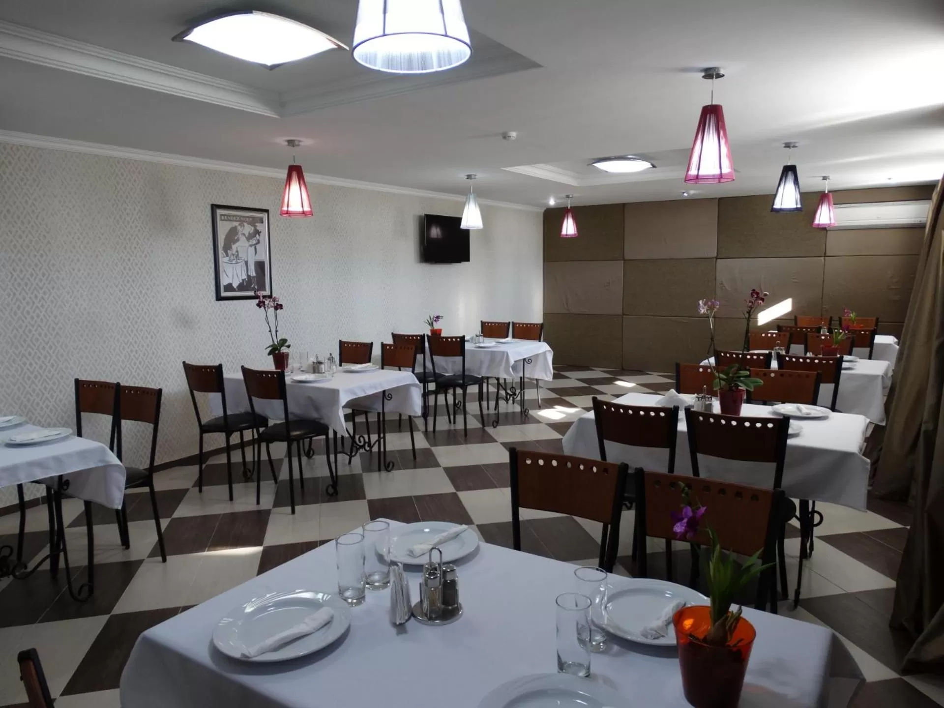 Restaurant/Places to Eat in Hotel Laeti-Zhaiyk