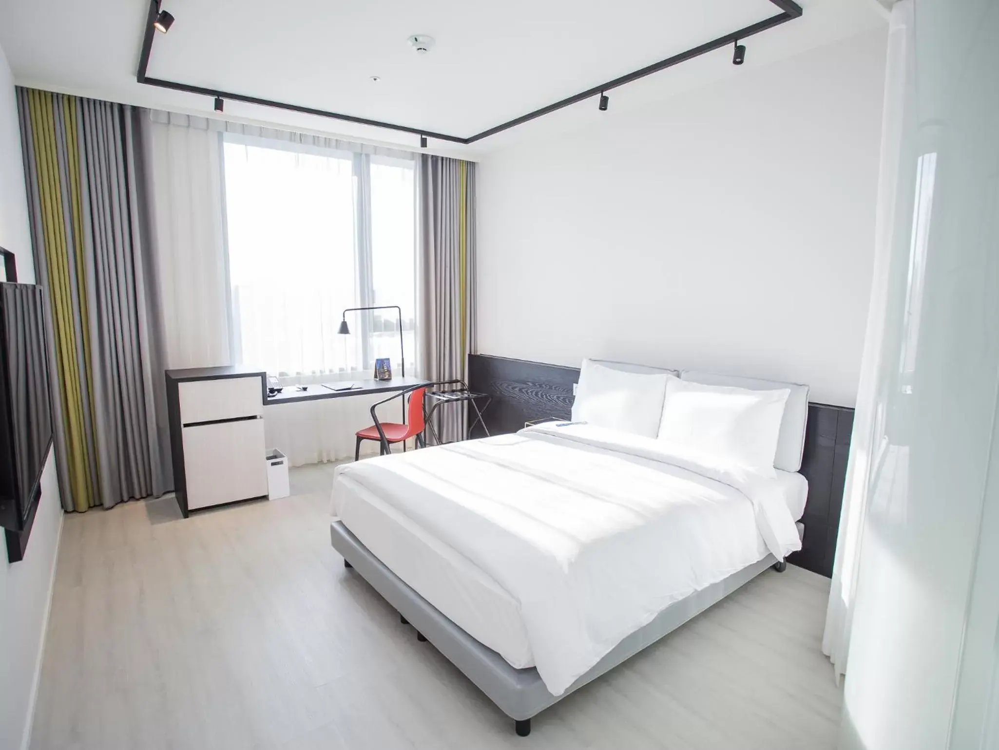 Double Room with Private Bathroom in The Place Taichung Double Room with Private Bathroom in The Place Taichung