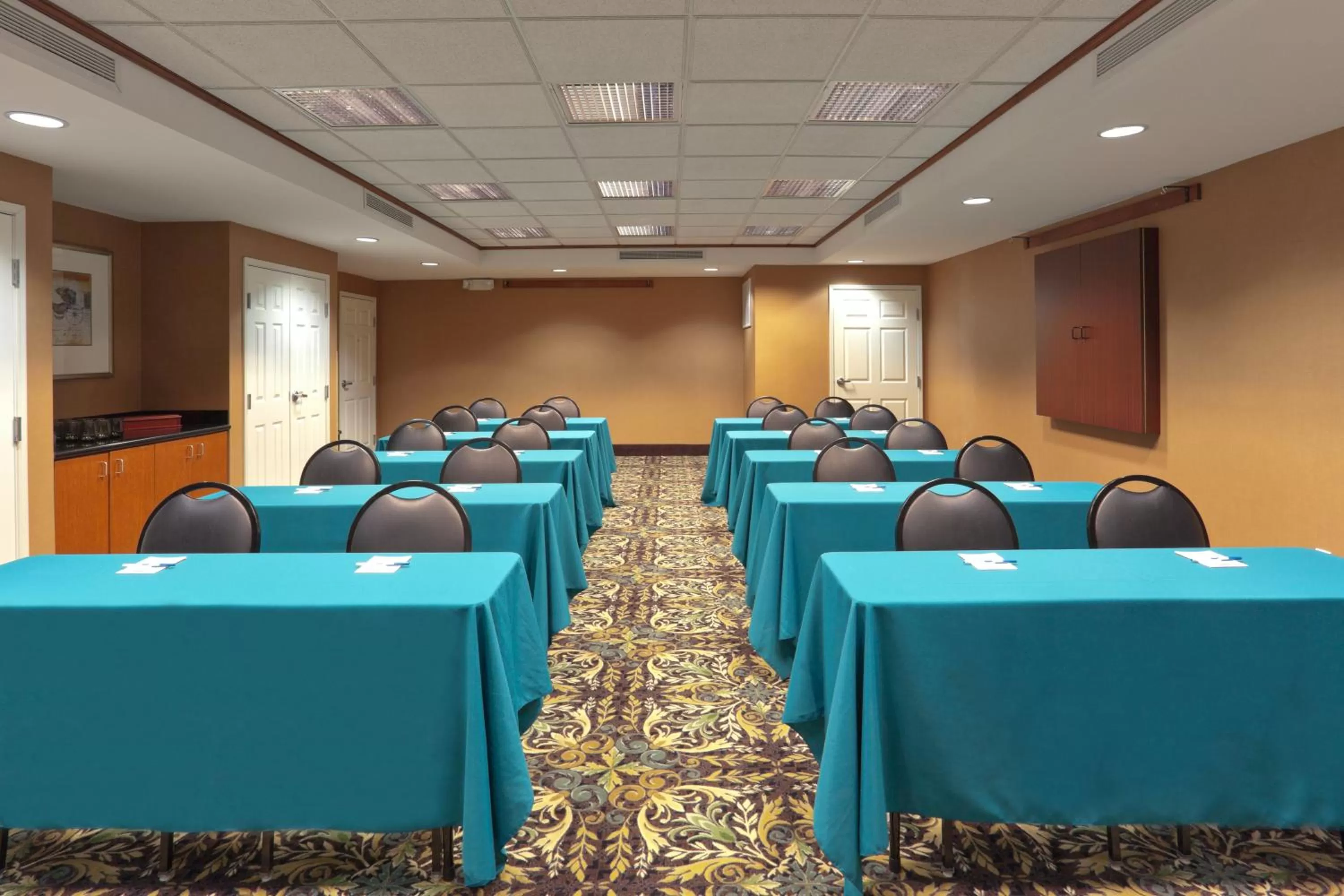 Meeting/conference room in Staybridge Suites Rocklin - Roseville Area by IHG