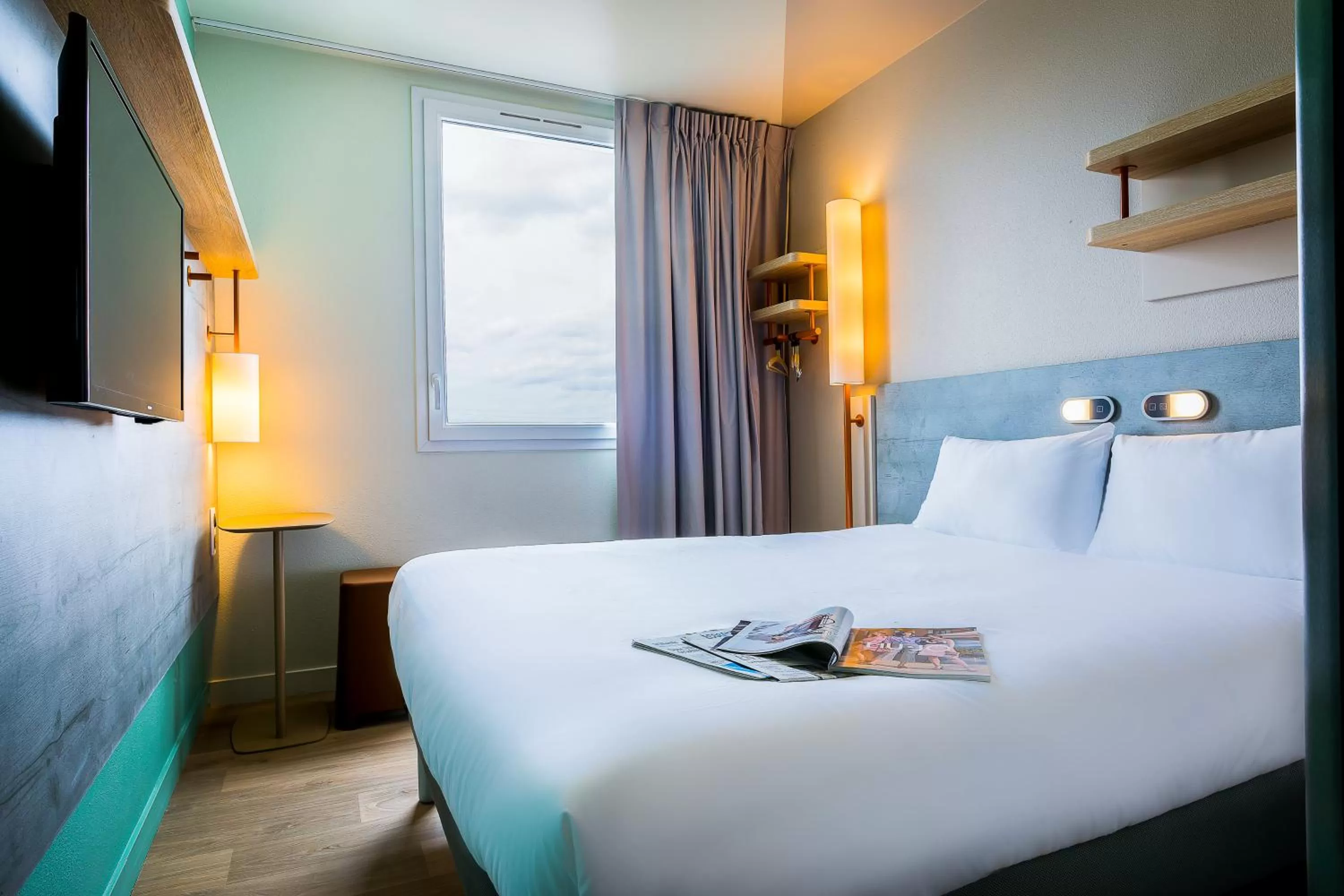 Bed in ibis budget Senlis