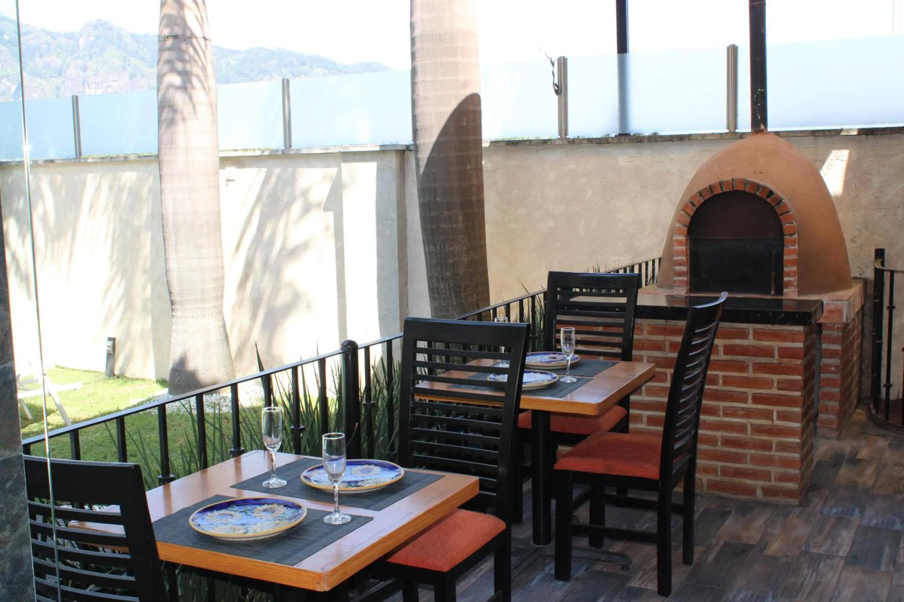 Restaurant/places to eat in Nequi Hotel Boutique