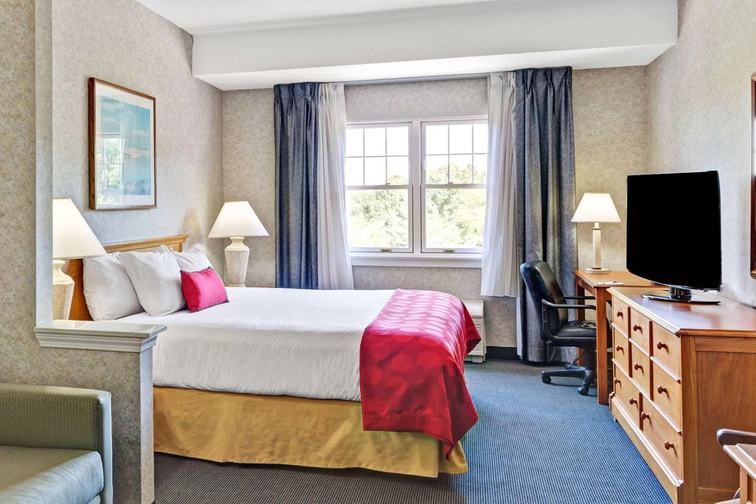 Photo of the whole room, Bed in Ramada by Wyndham Saco/Old Orchard Beach Area