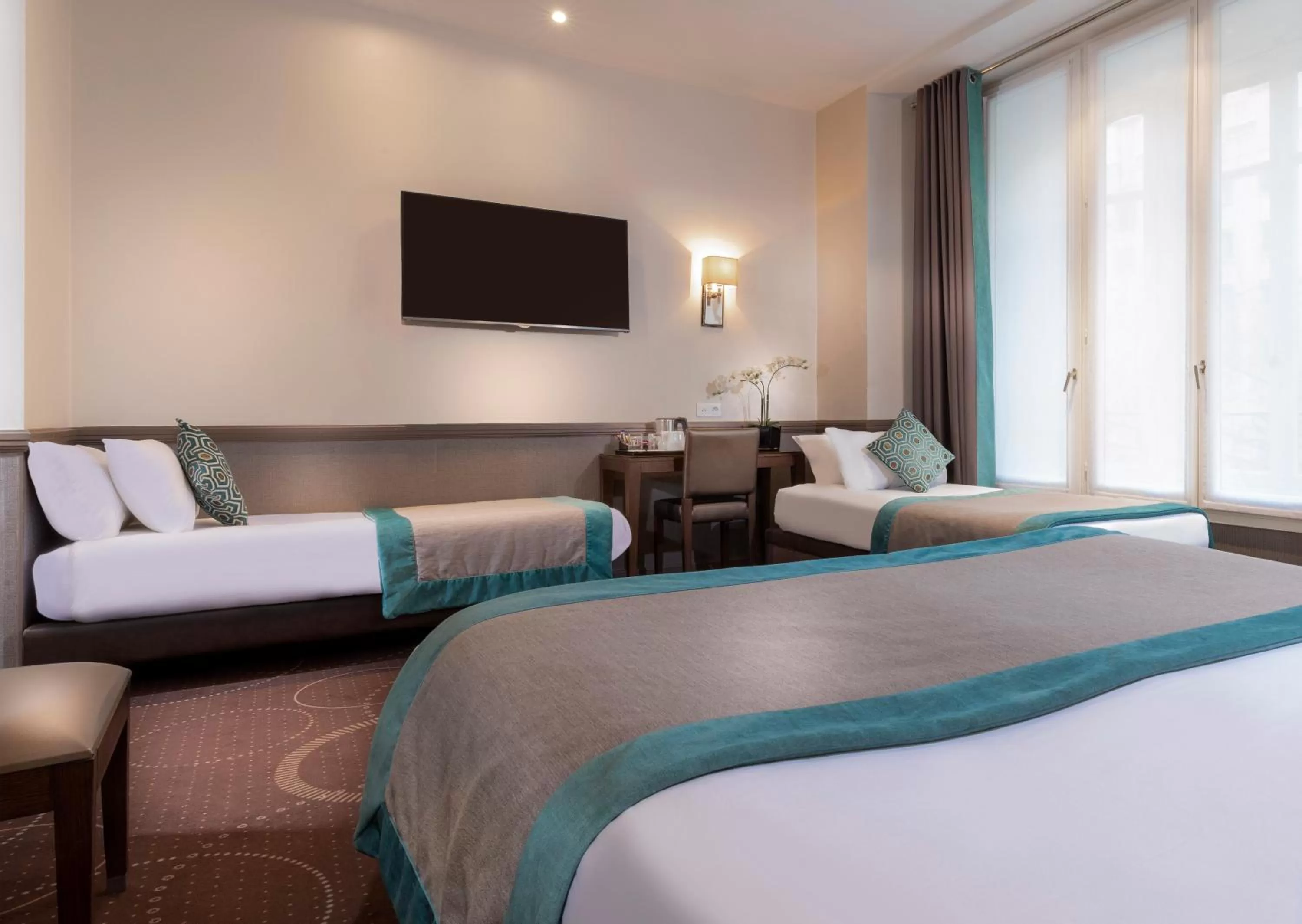 Bed in Elysées Ceramic