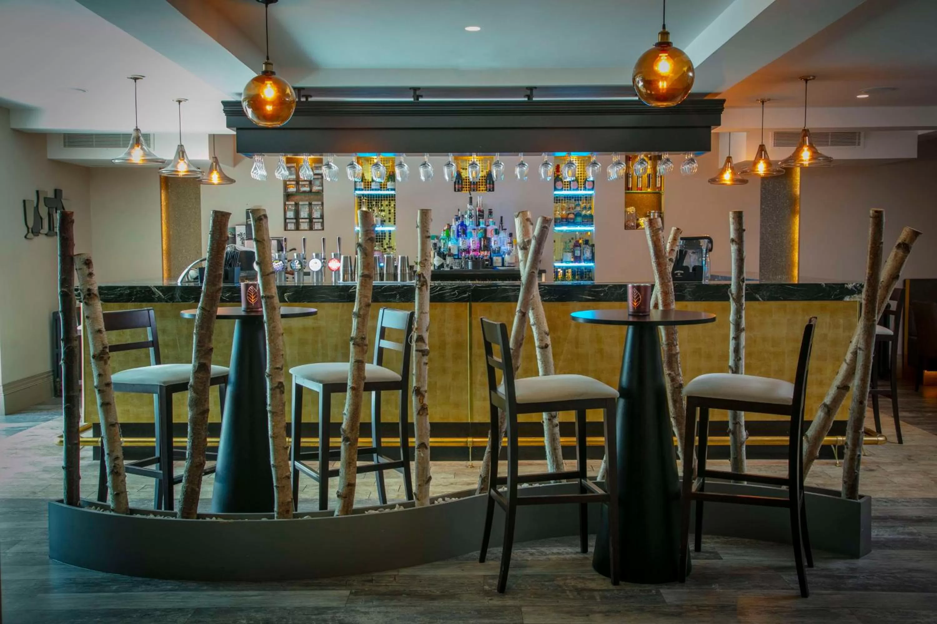 Lounge or bar in Burlington Hotel, BW Premier Collection by Best Western