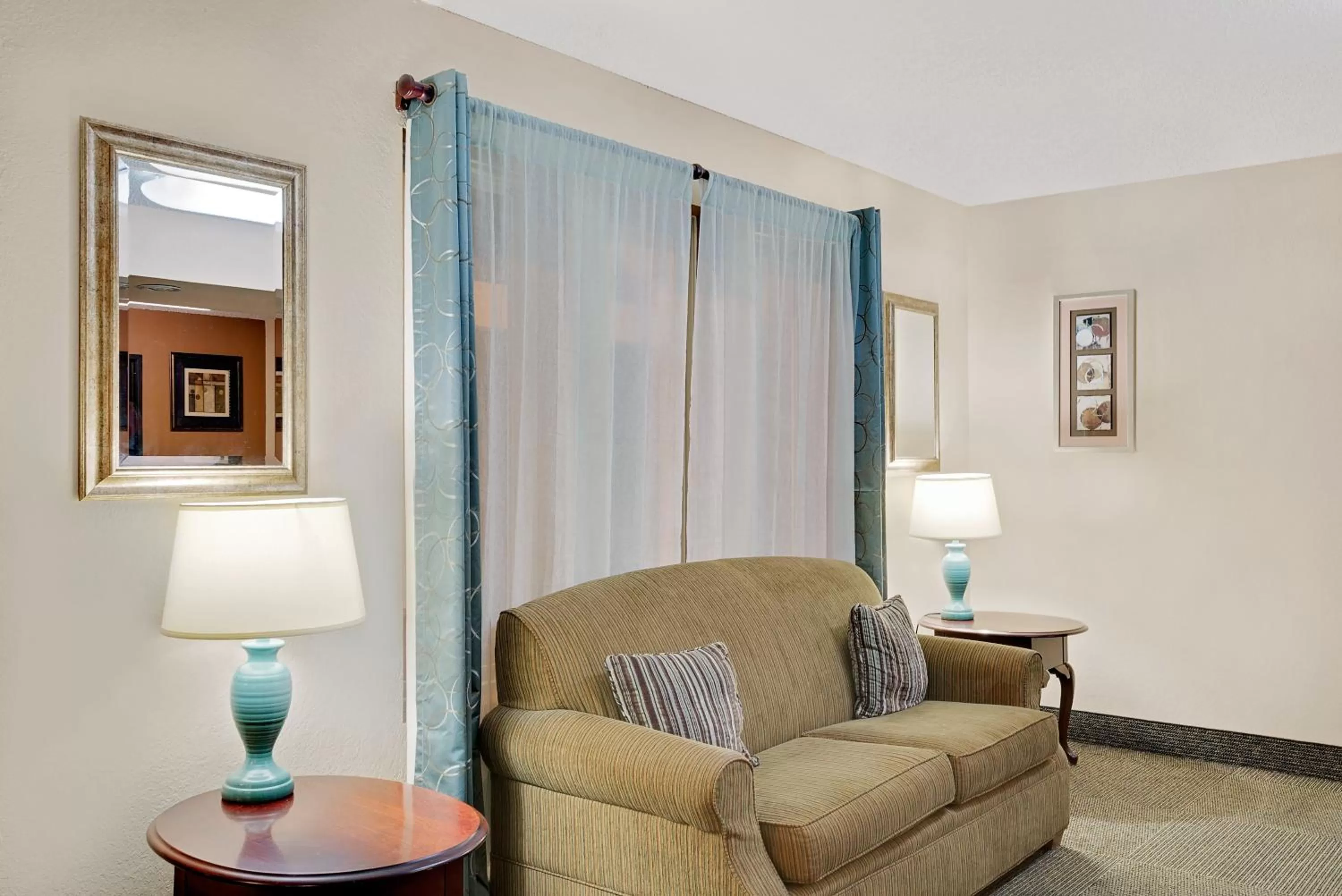 Lobby or reception in Super 8 by Wyndham Newburgh/West Point Stewart Intl Airport