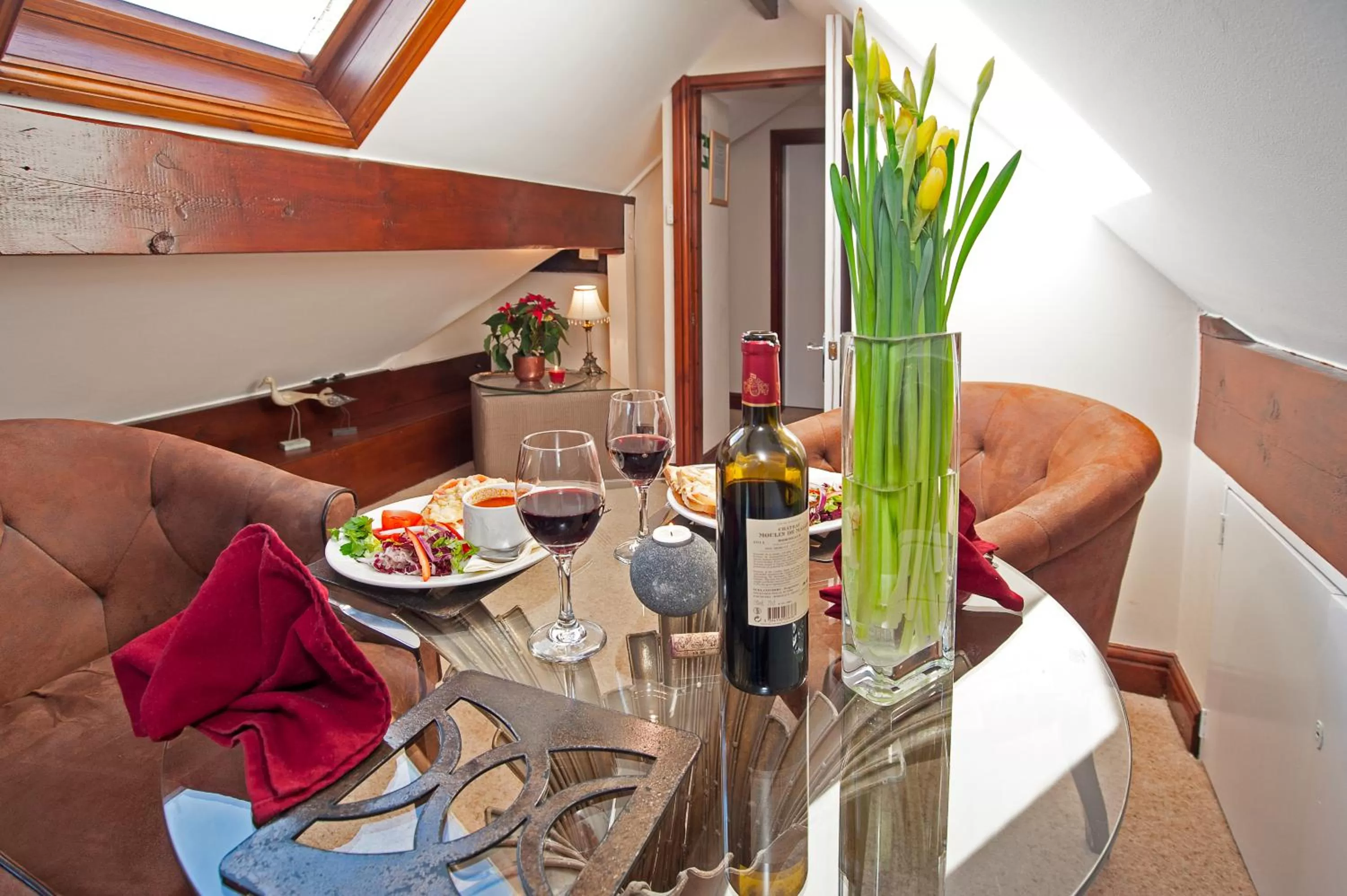 Dining area in Windermere Boutique Hotel Spa Suites & Hot Tubs