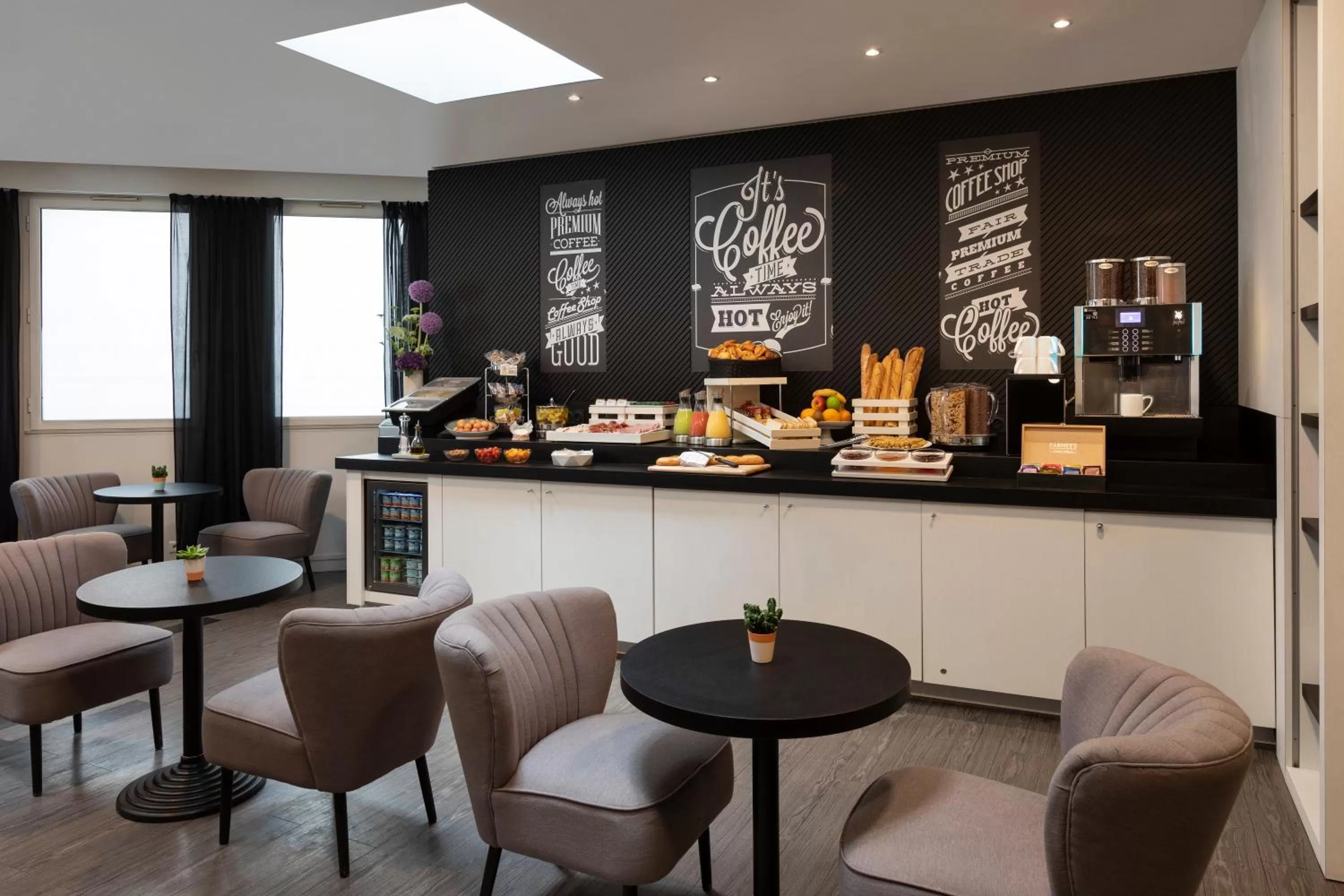 Restaurant/places to eat in Citadines Bastille Marais Paris