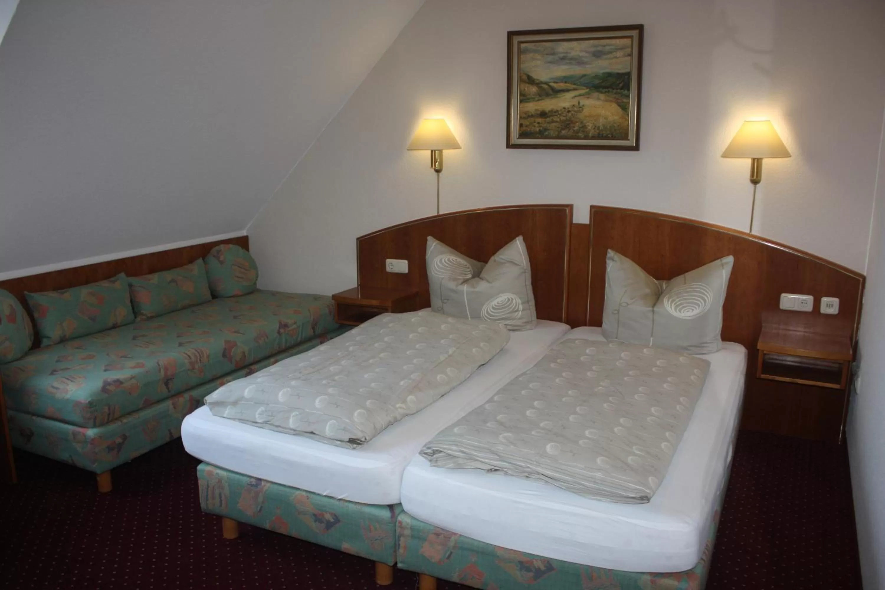 Photo of the whole room, Bed in Landhotel Garni am Mühlenwörth