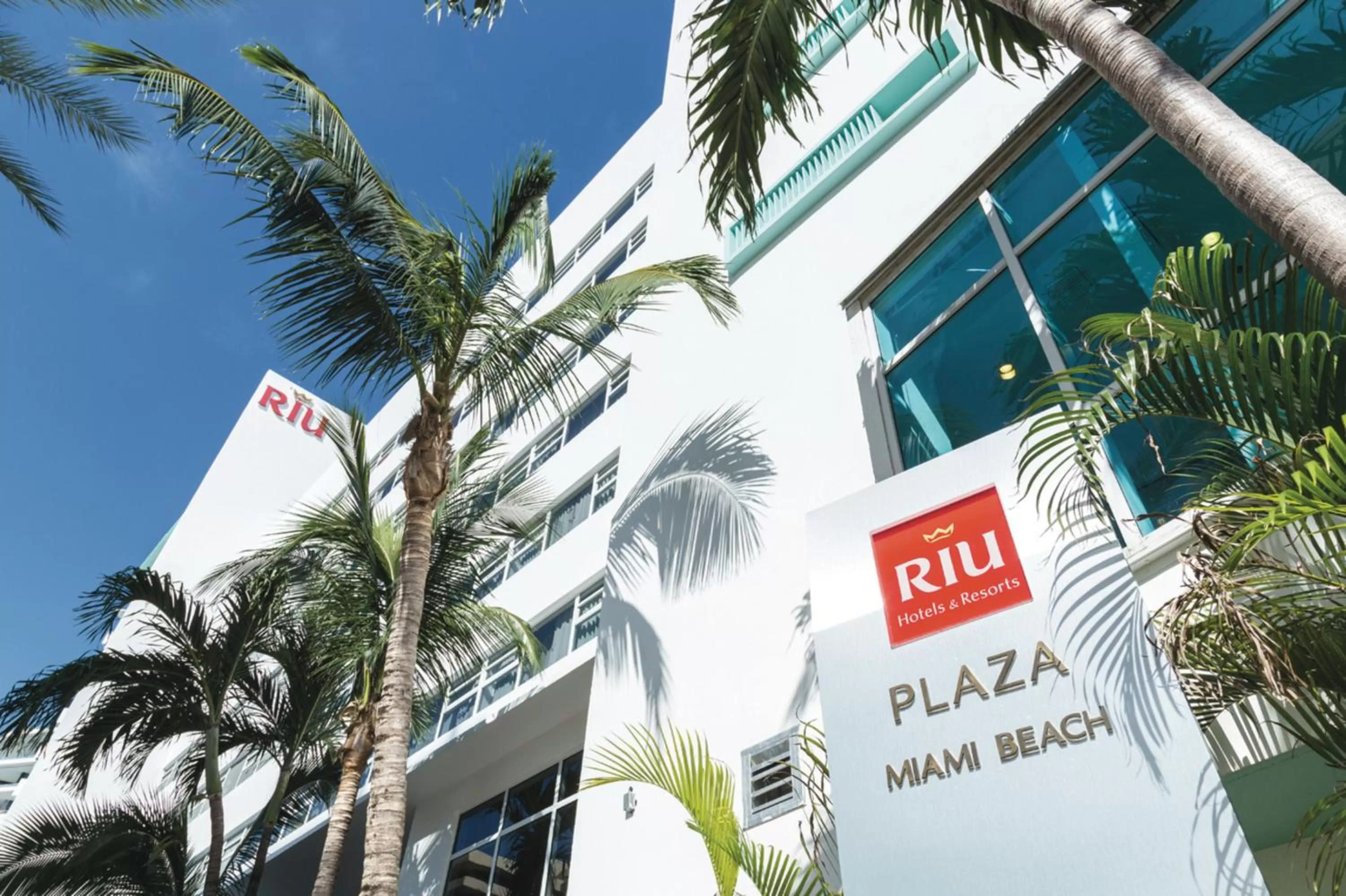 Facade/entrance in Riu Plaza Miami Beach