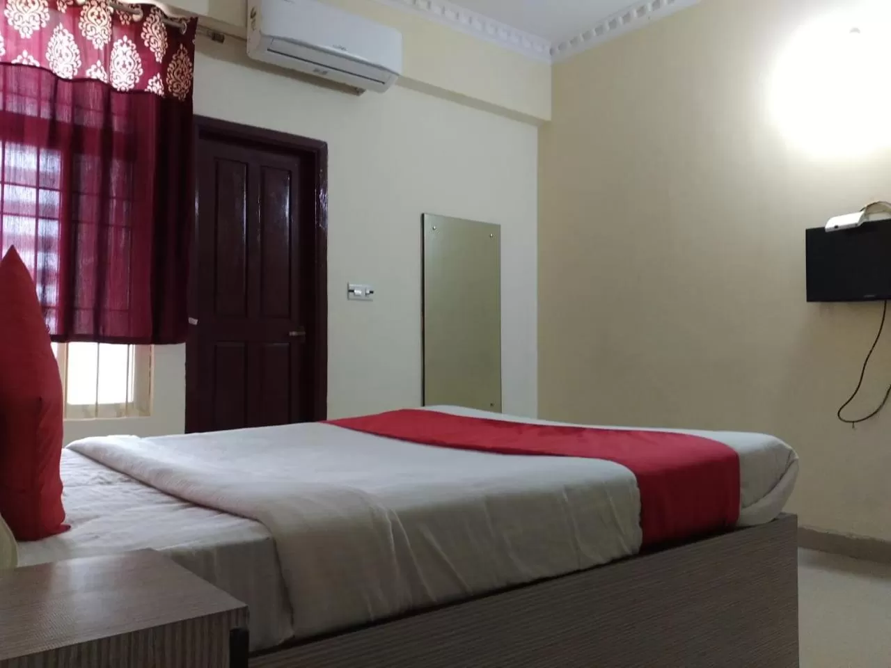 Bedroom in Srinivasa Residency