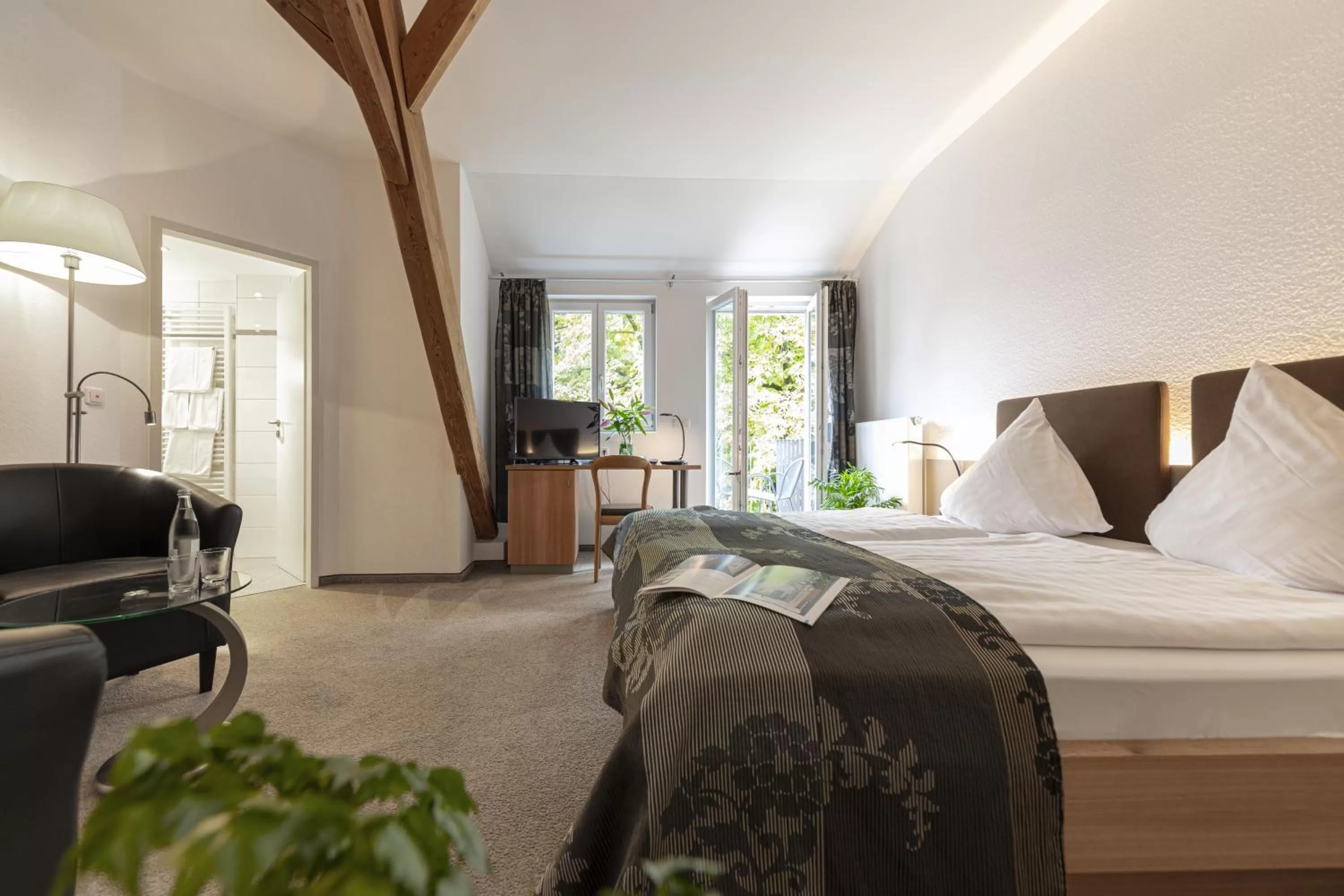 Day, Bed in Dom Hotel