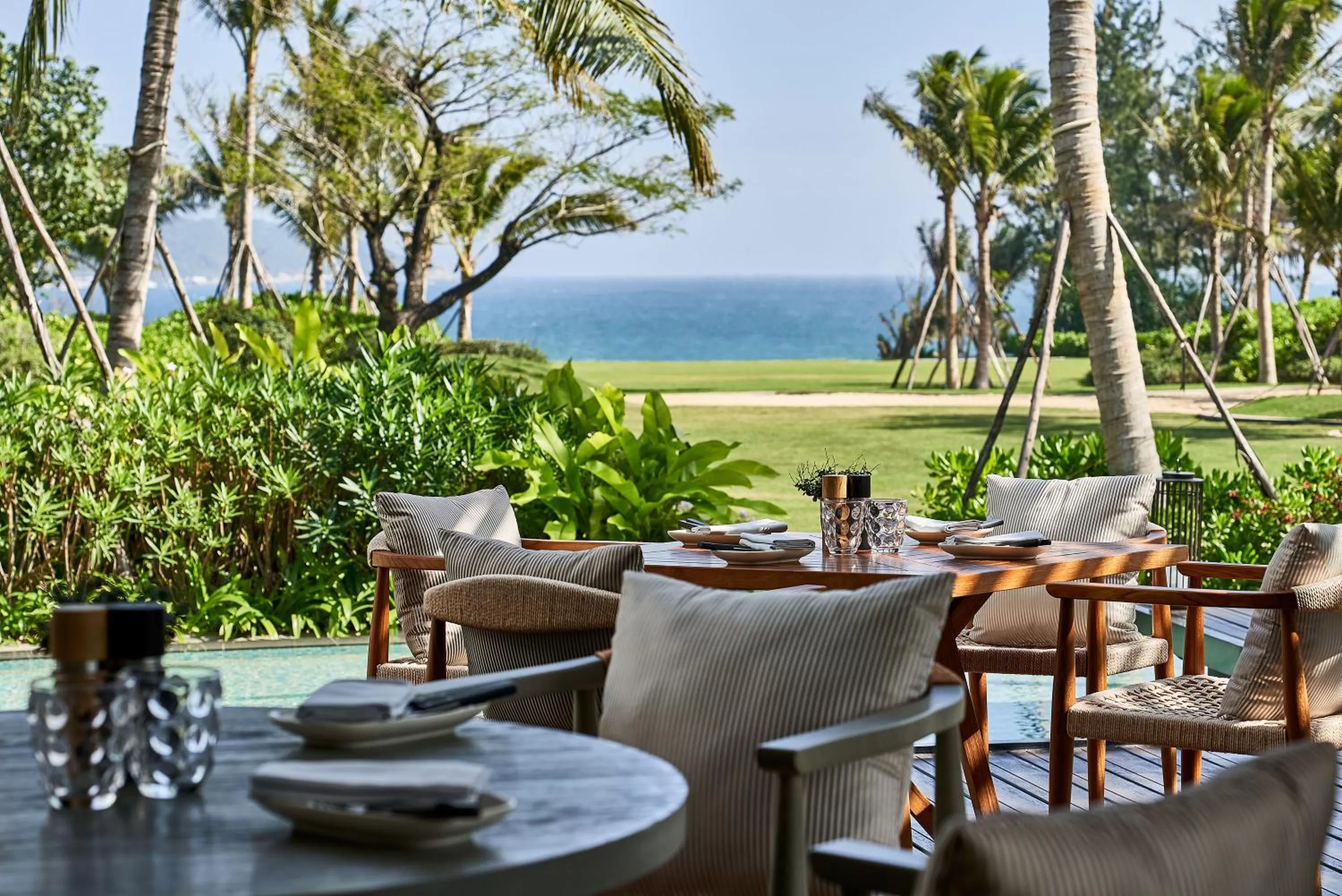 Restaurant/places to eat in Rosewood Sanya