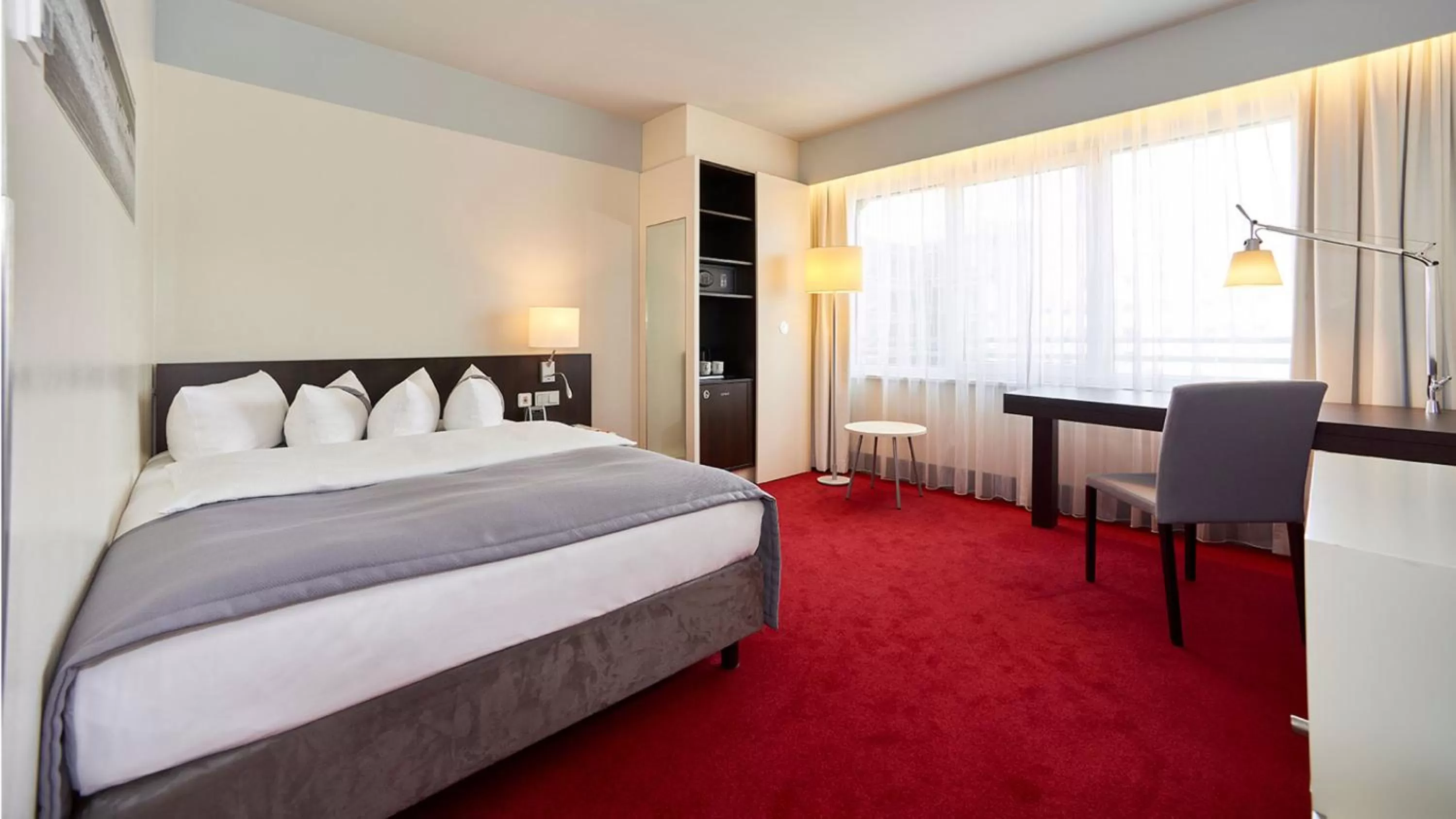 Photo of the whole room, Bed in Holiday Inn Berlin Airport - Conference Centre by IHG