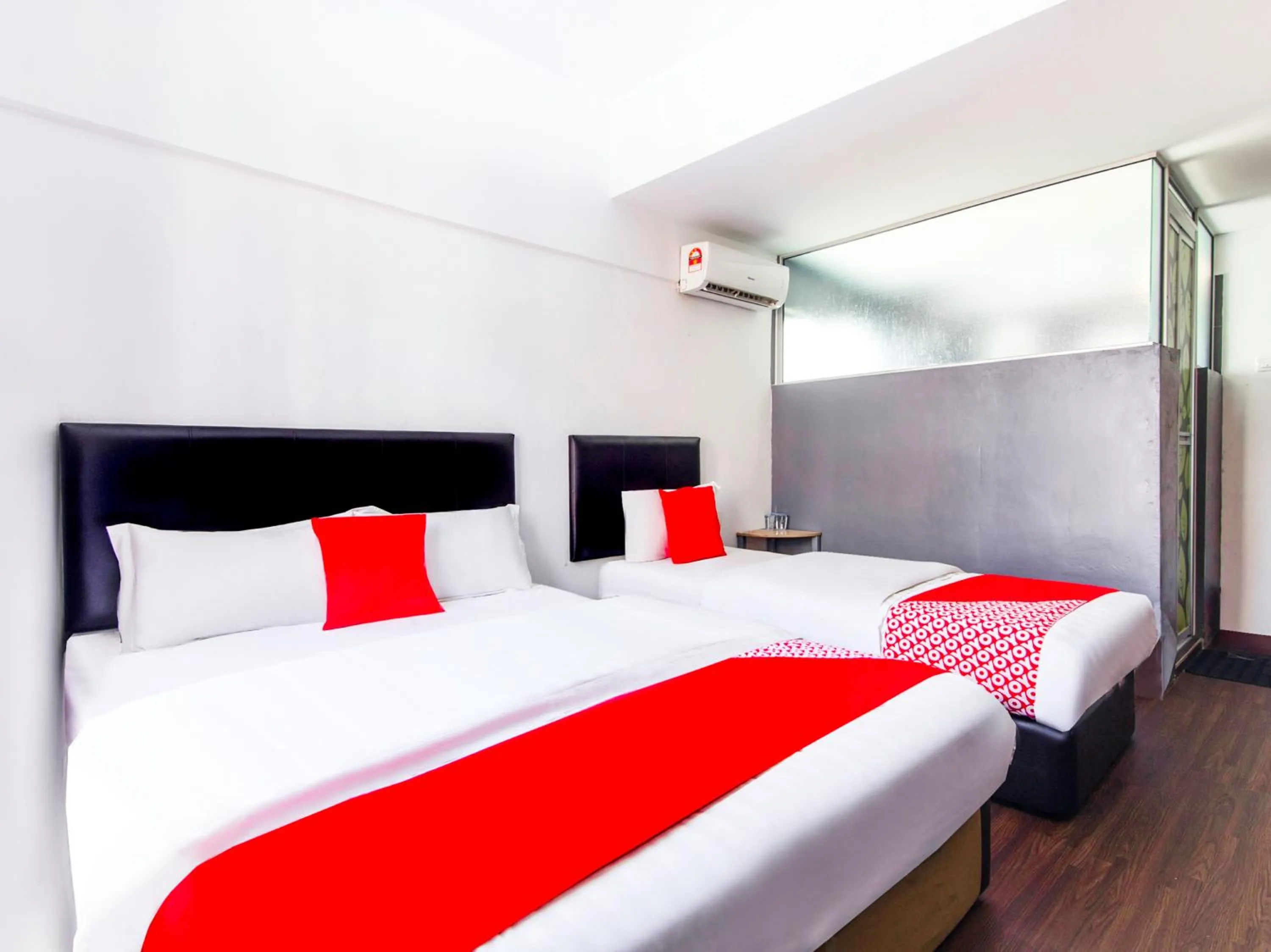 Superior Suite in Super OYO 251 Intime Hotel