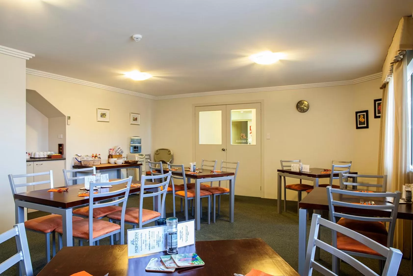 Restaurant/places to eat in Mandarin Motel