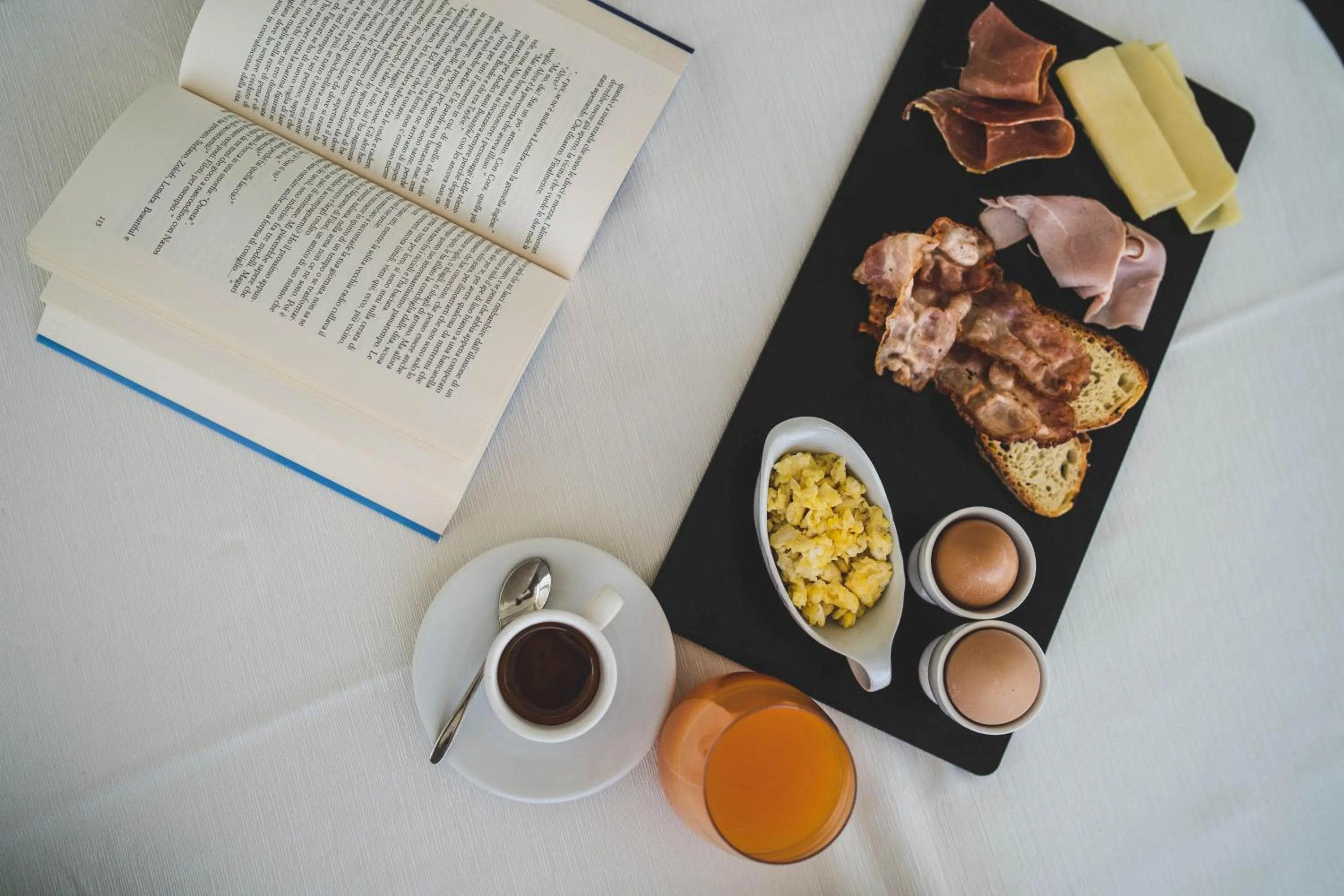 Breakfast in Hotel Niagara