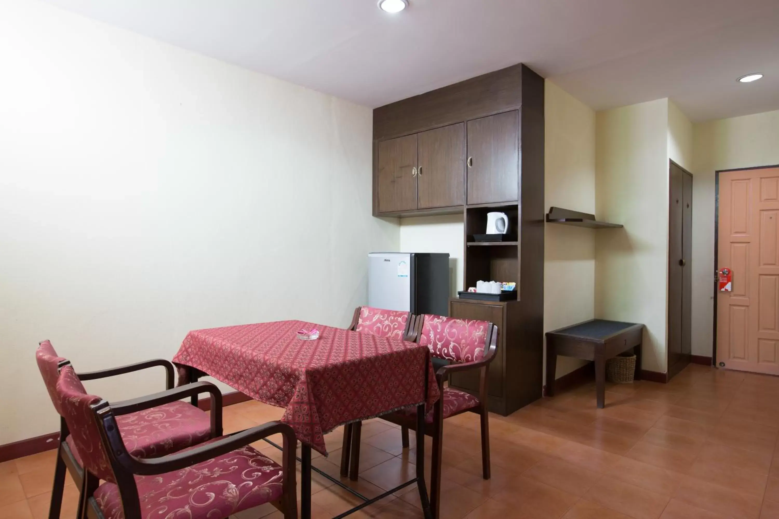 Suite in Night Bazaar Place Suite in Night Bazaar Place