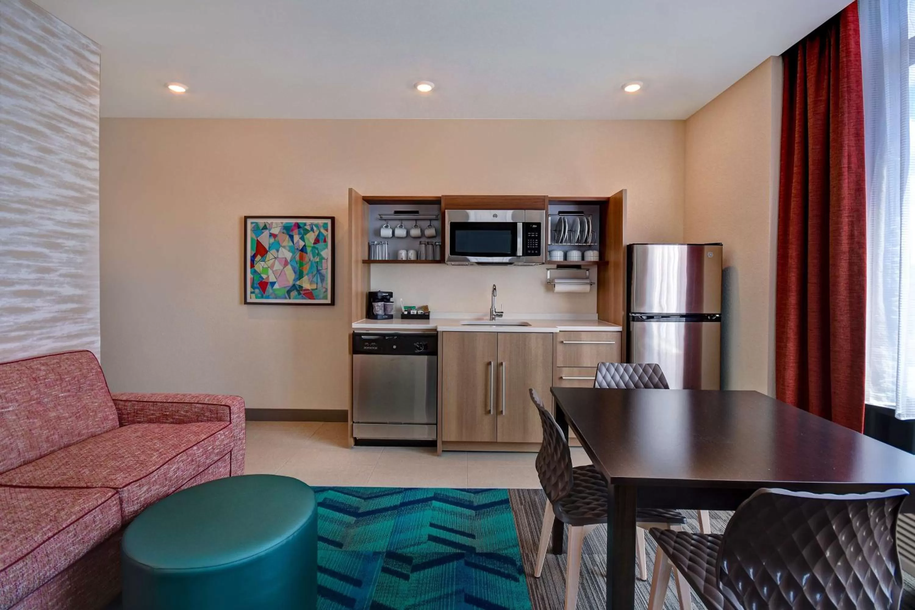 Kitchen or kitchenette in Home2 Suites By Hilton Kalamazoo Downtown, Mi