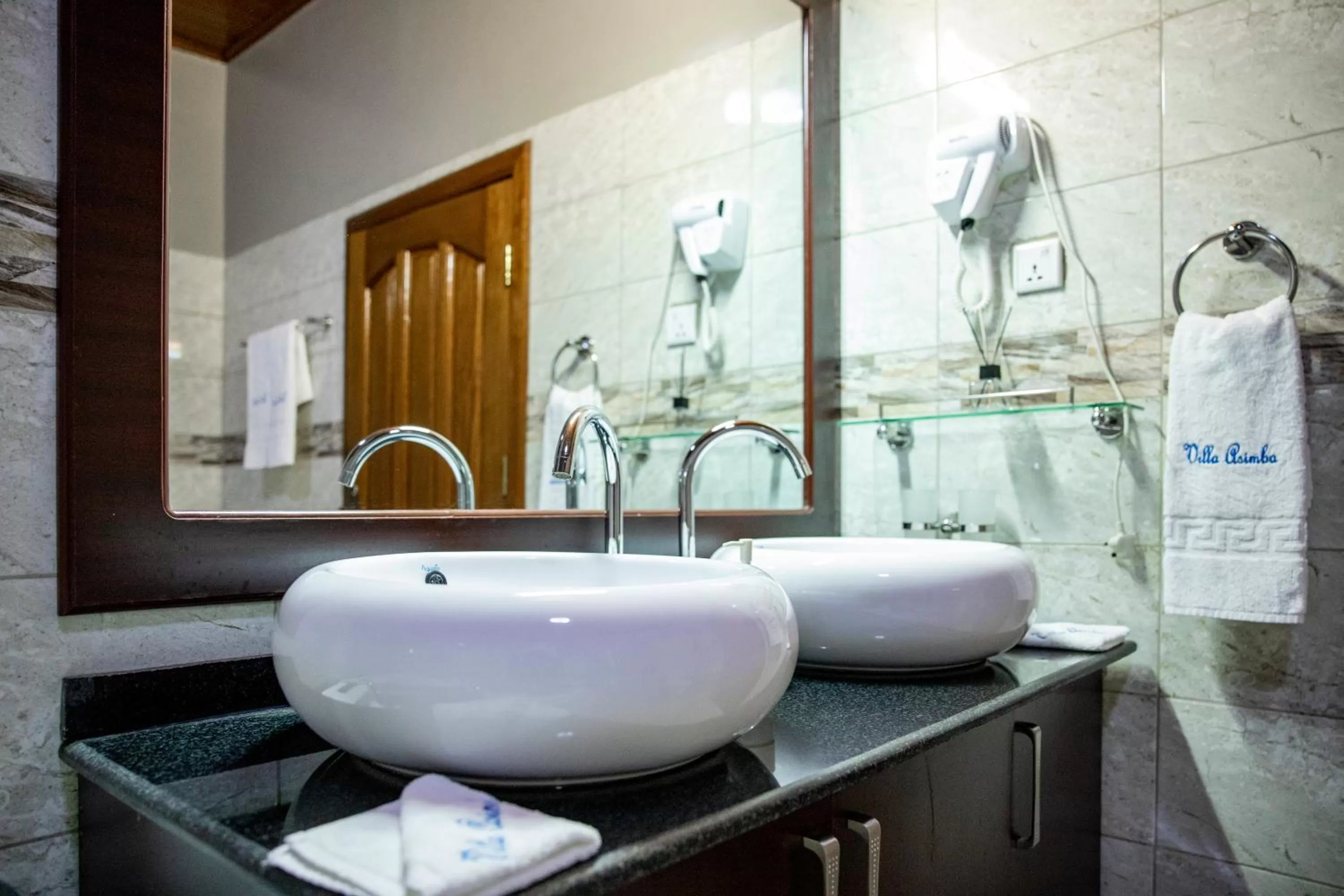 Bathroom in Villa Asimba