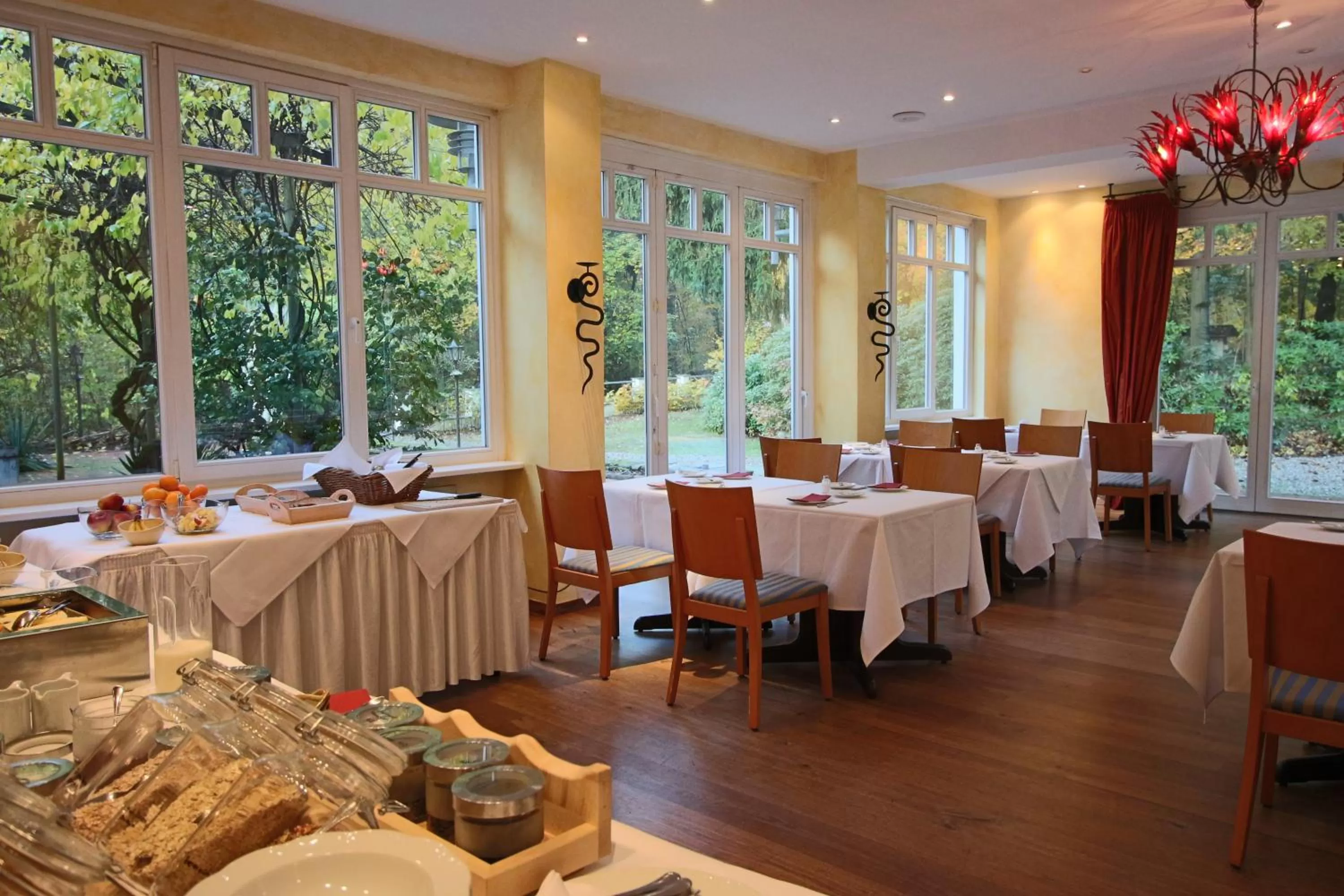 Restaurant/places to eat in Hardtwald Hotel