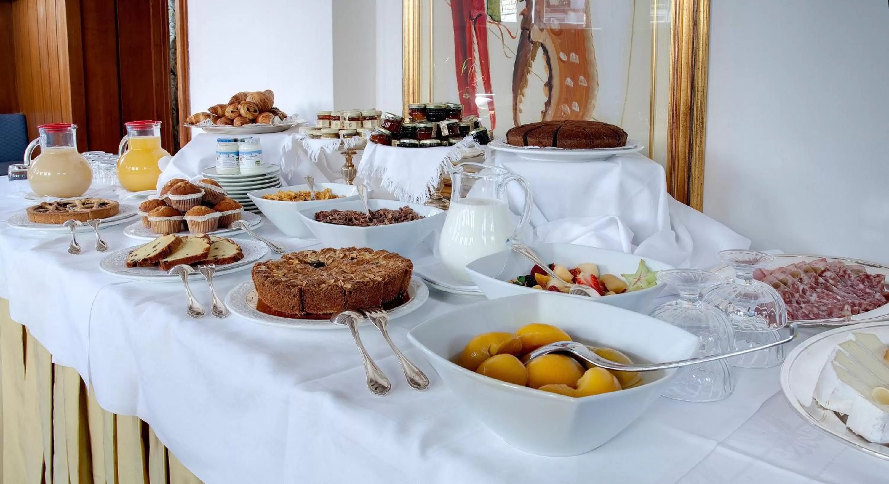 Breakfast in Hotel Cortina