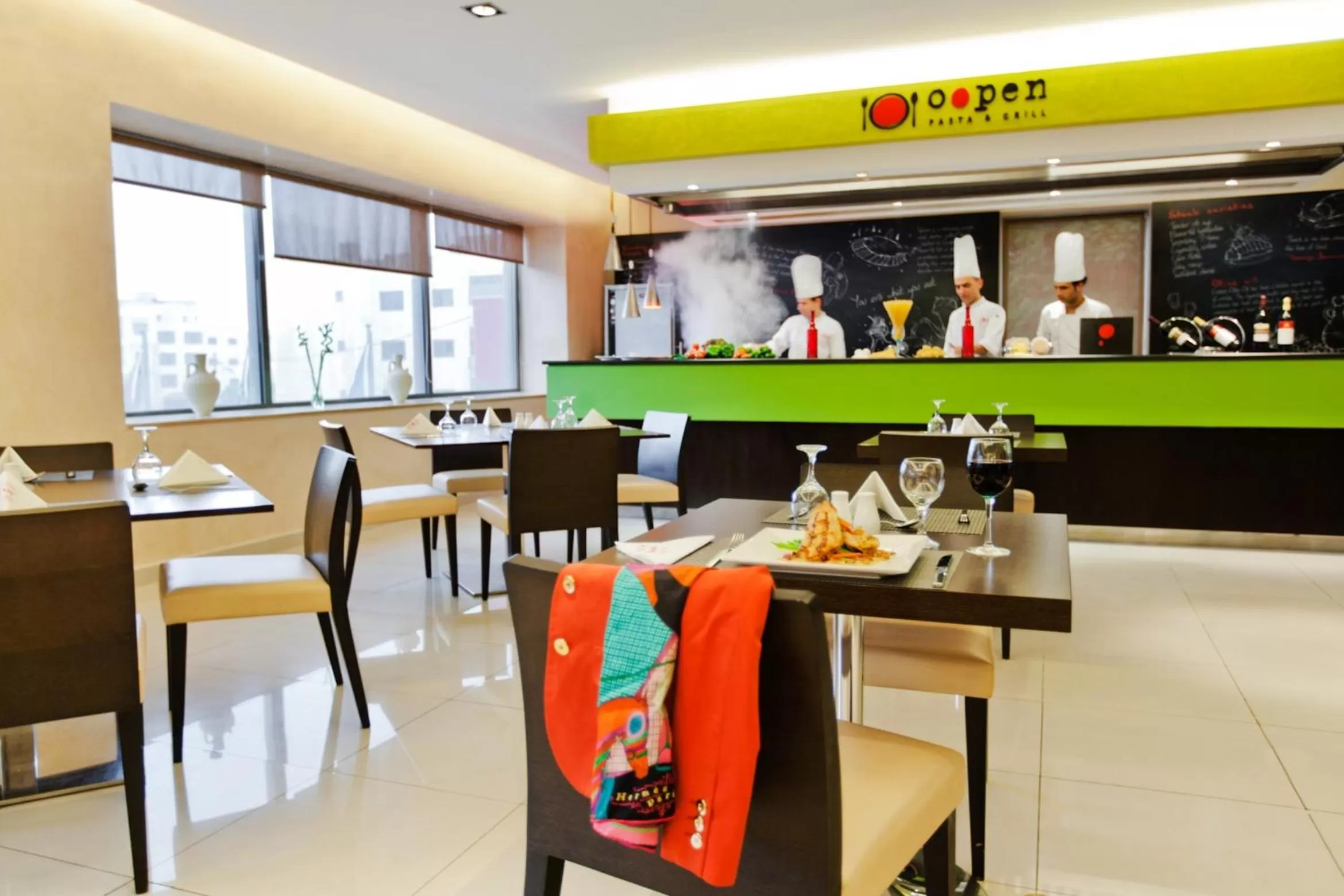 Restaurant/places to eat in ibis Amman