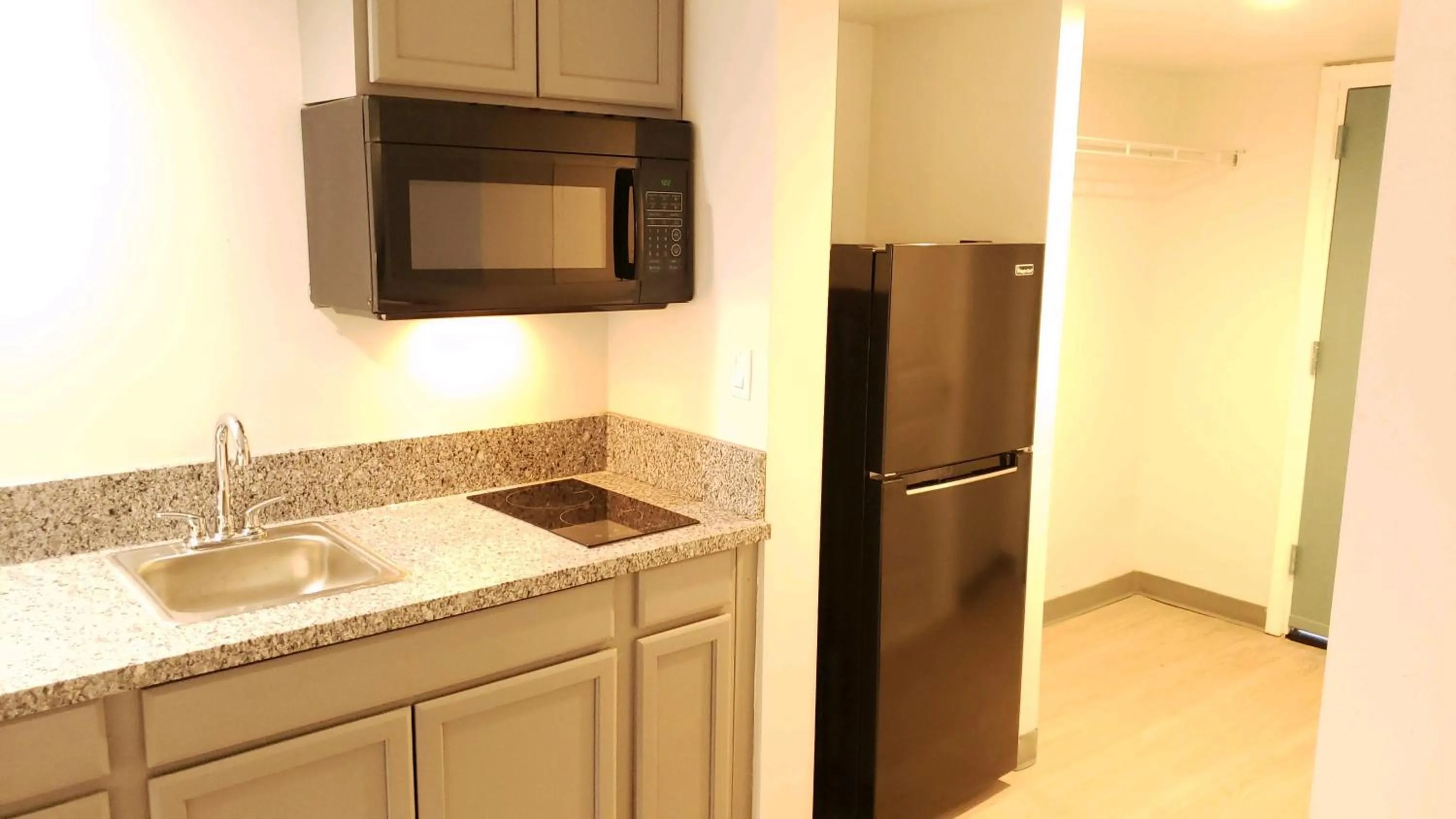 Suburban Studios Williamsburg Central