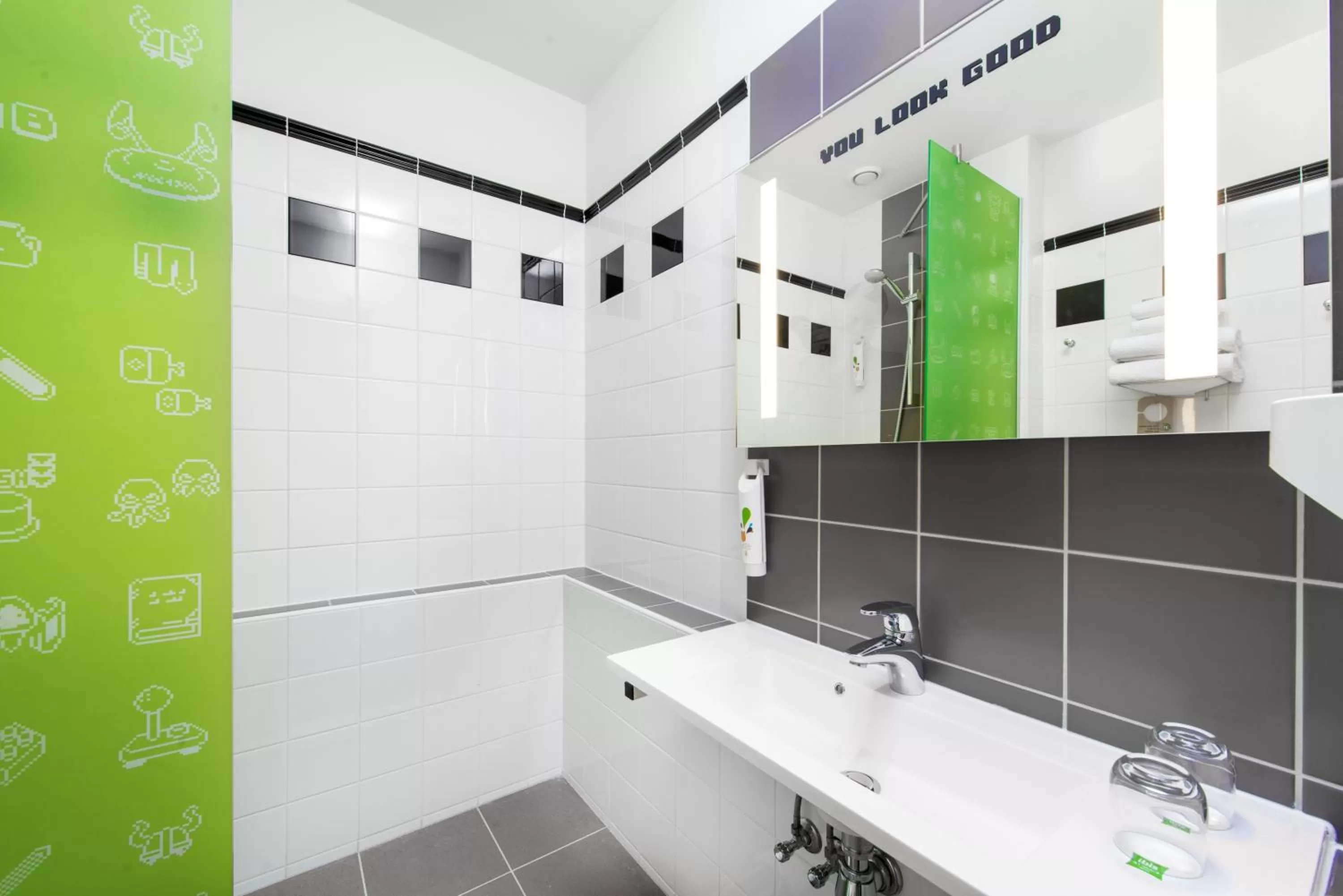Shower in Ibis Styles Budapest Center