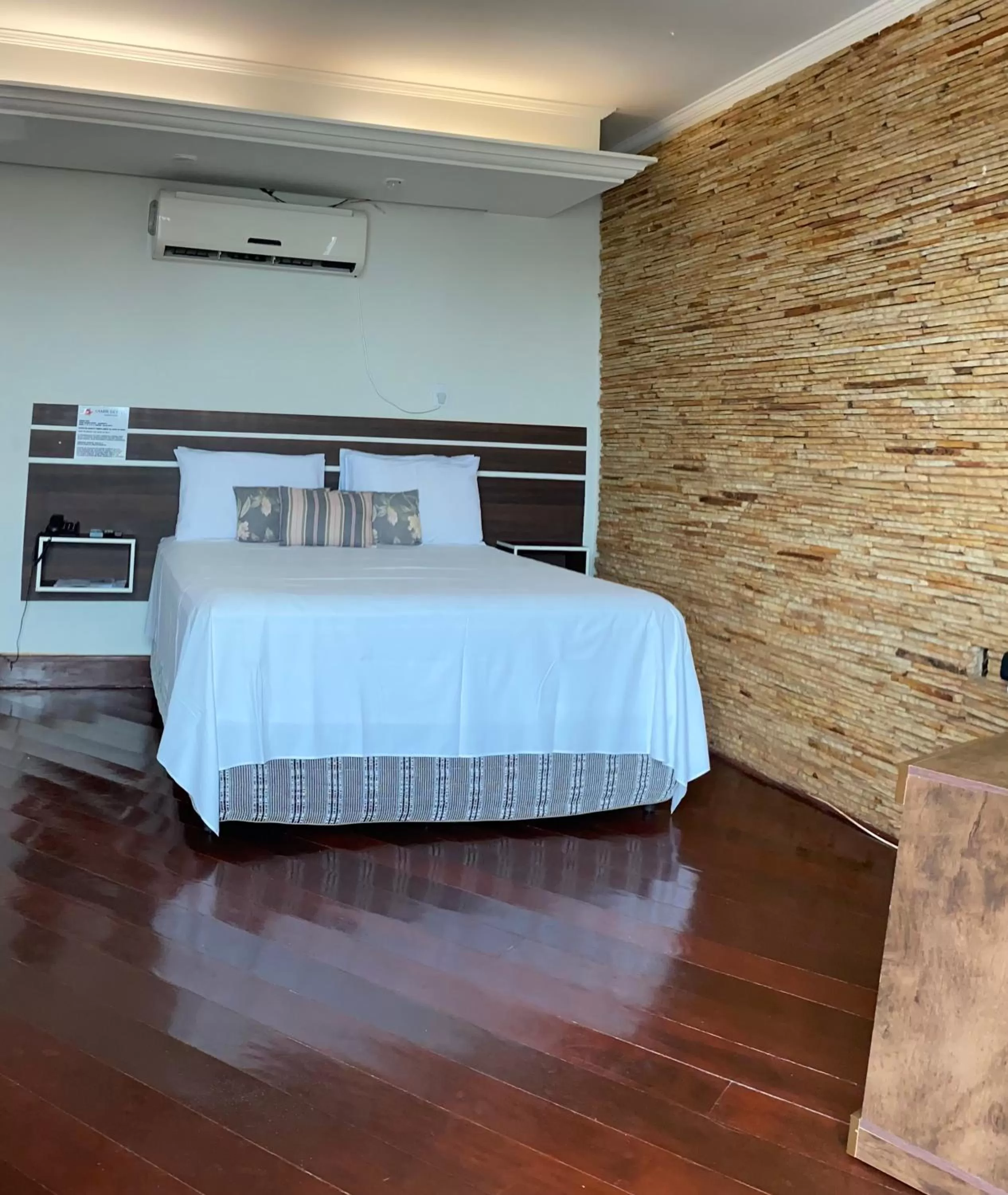 Bed in SAMIR HOTEL COMFORT