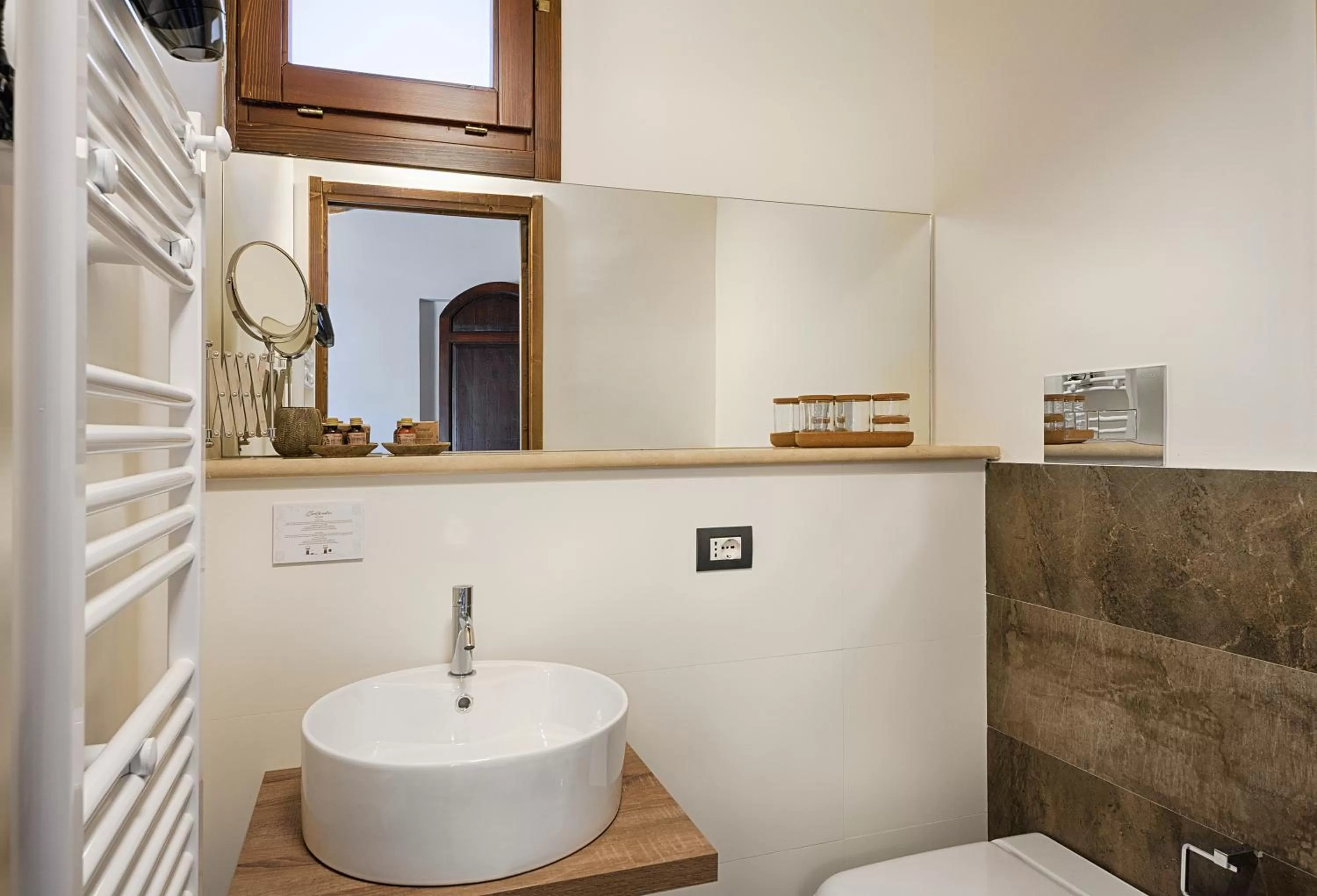 Bathroom in Centosedici Rooms