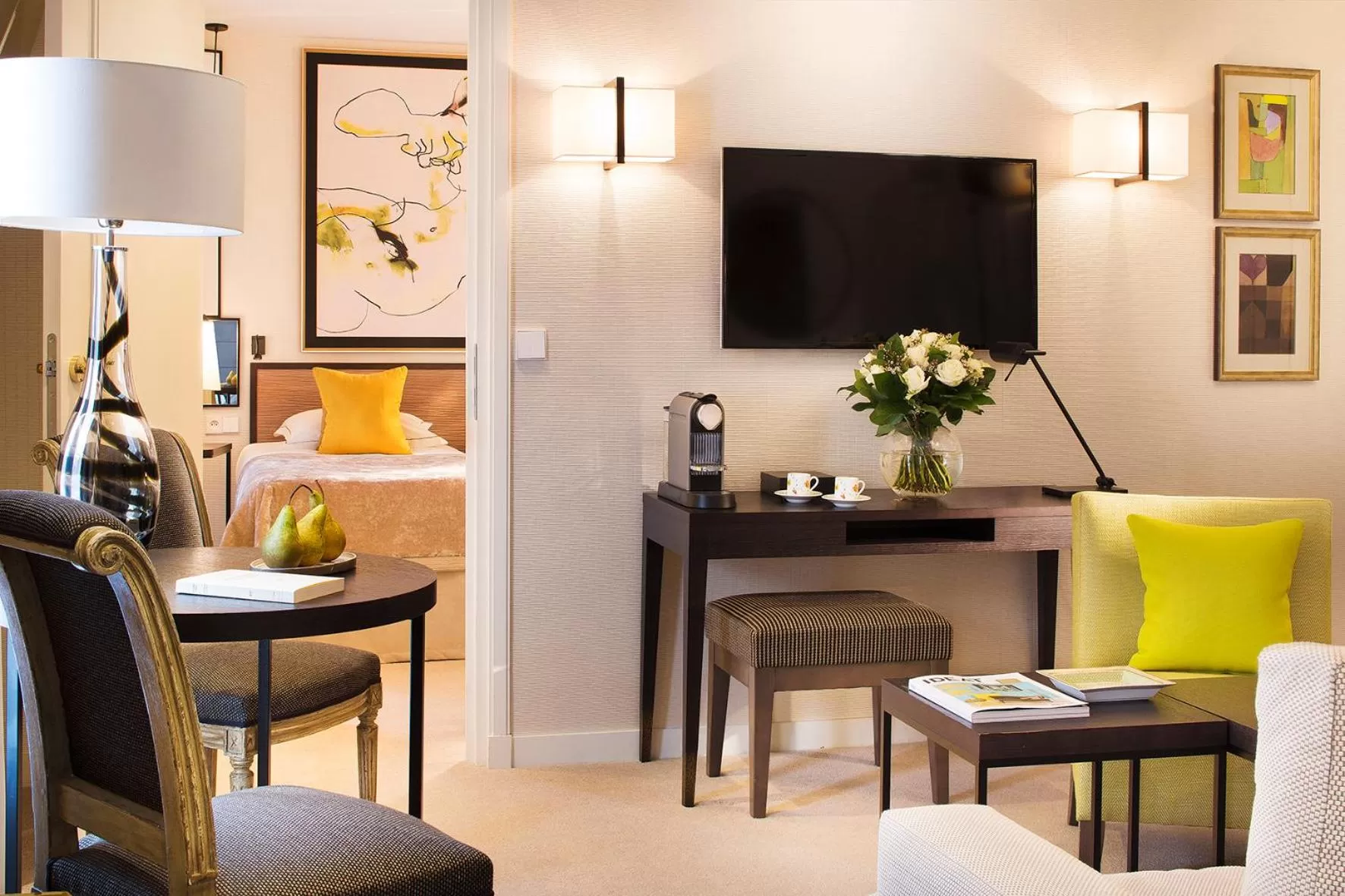 TV and multimedia in Balmoral Champs Elysées