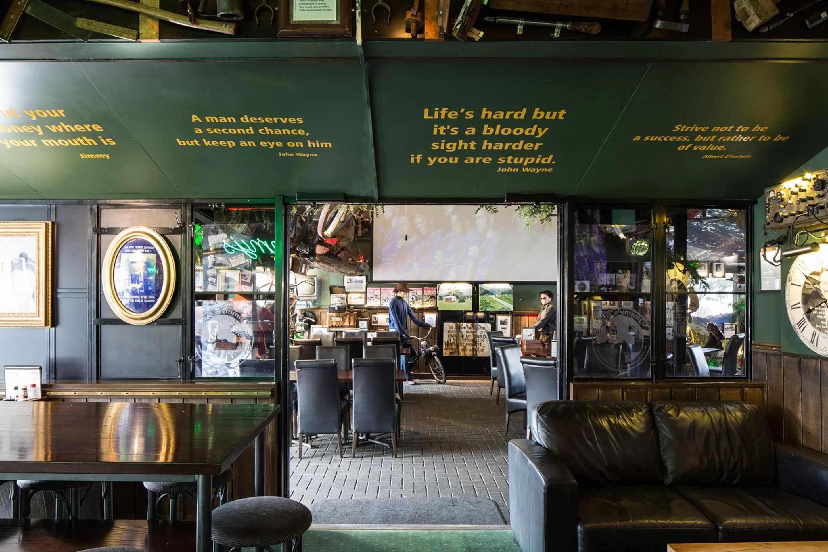 Lounge or bar in Pavilions Hotel