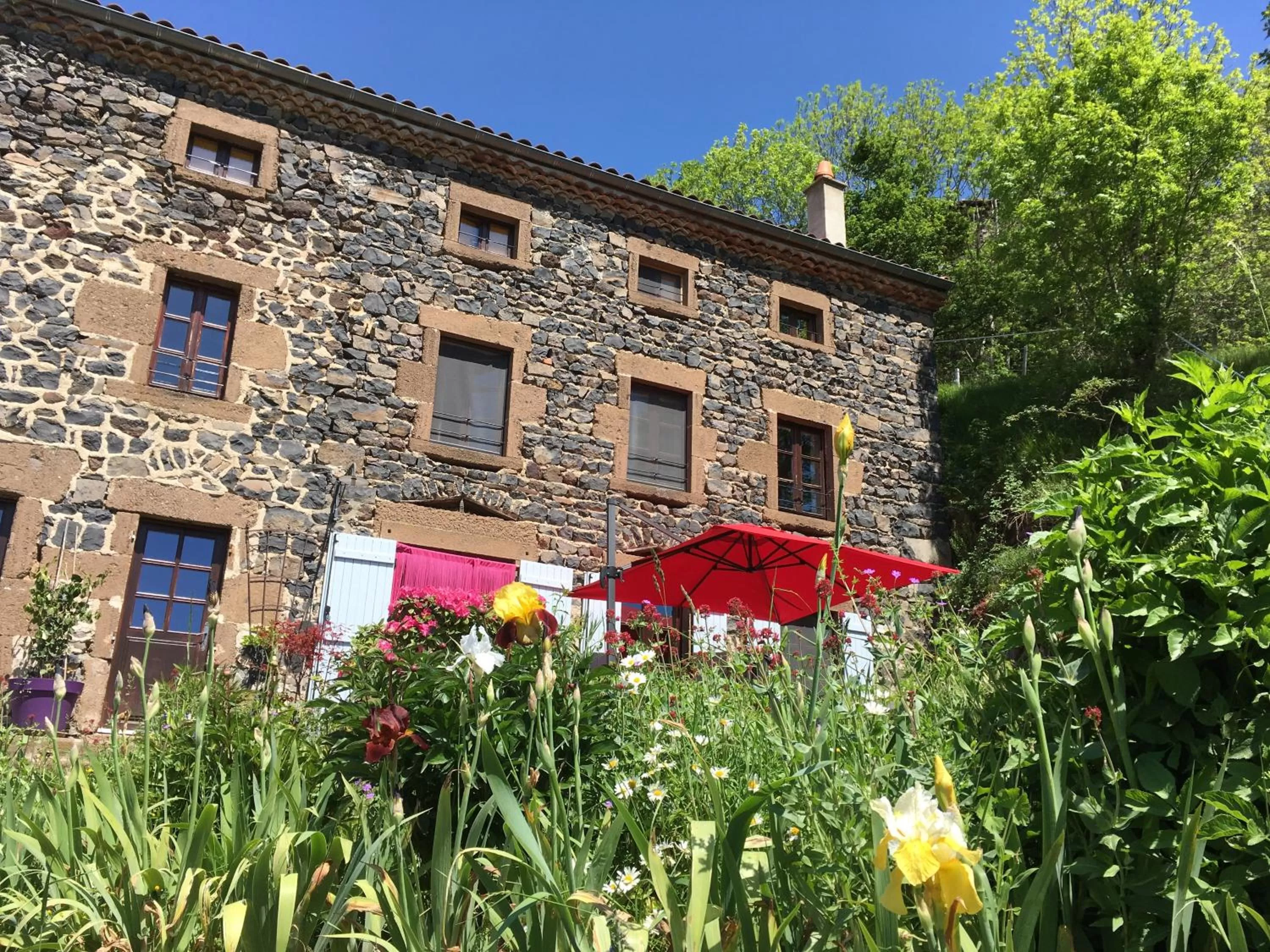 Facade/entrance in Art et Création