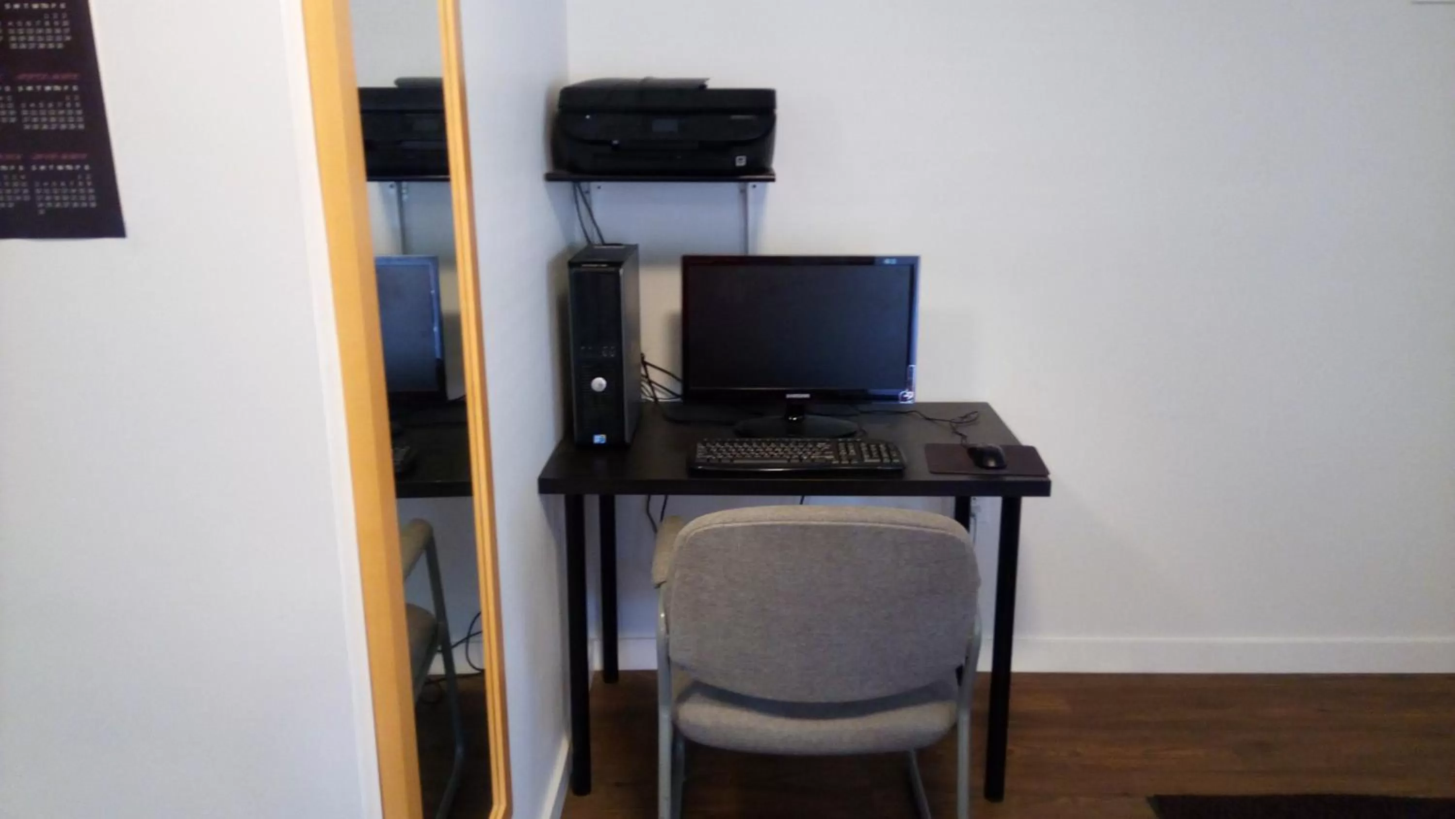 TV and multimedia in Sunset Motel