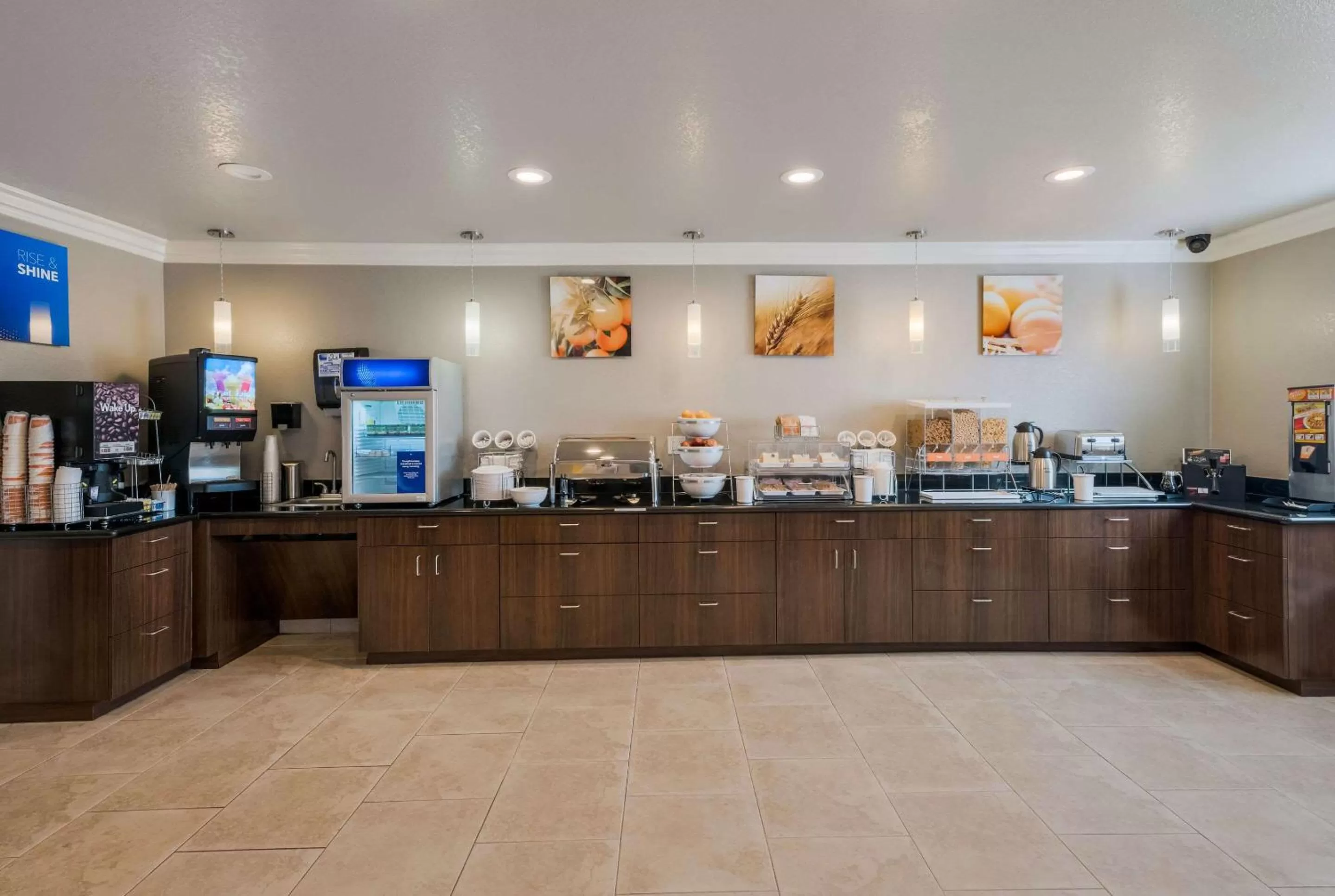 Coffee/tea facilities in Comfort Inn Gilroy