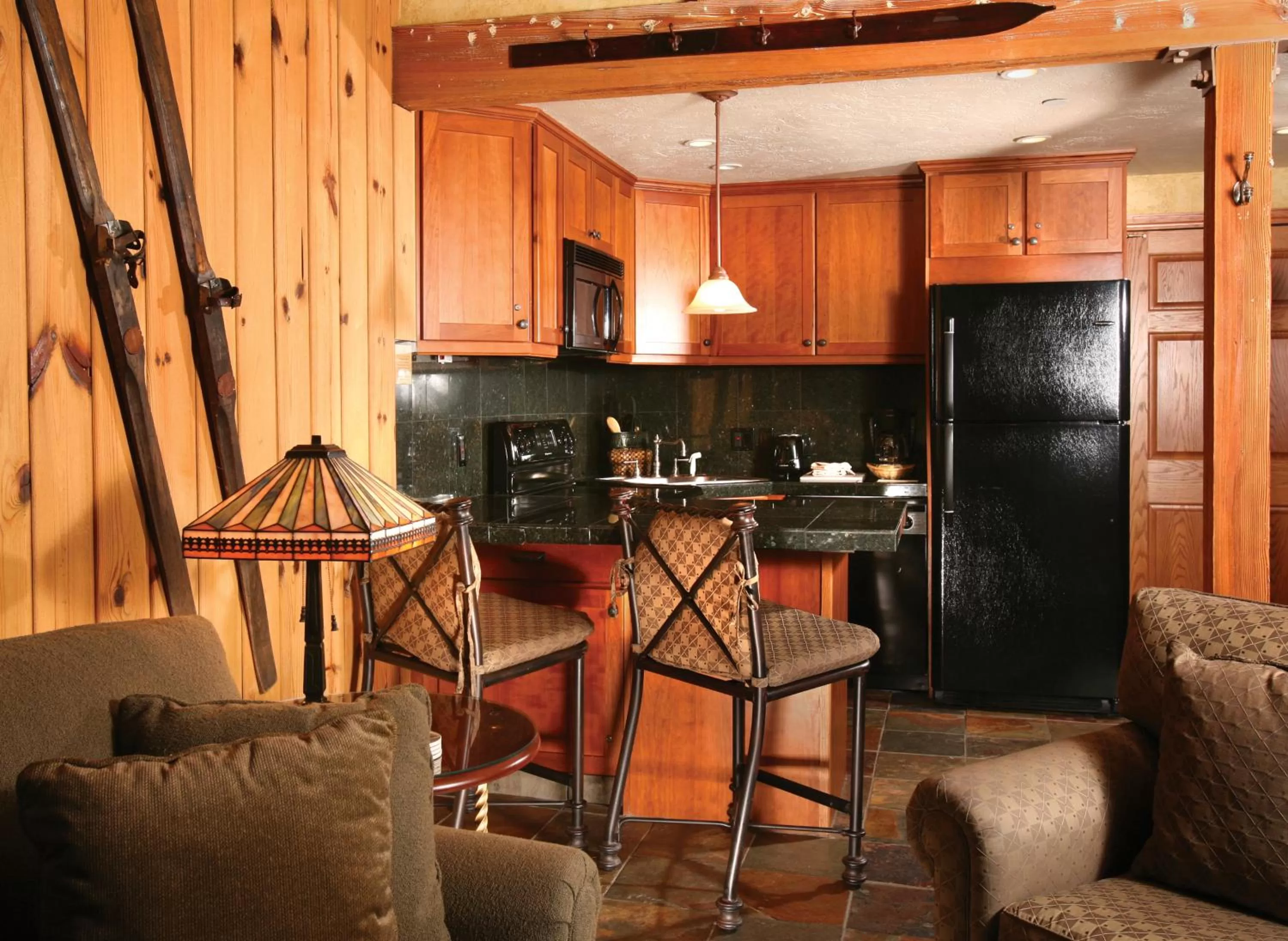 Kitchen or kitchenette in Aspen Square Condominium Hotel